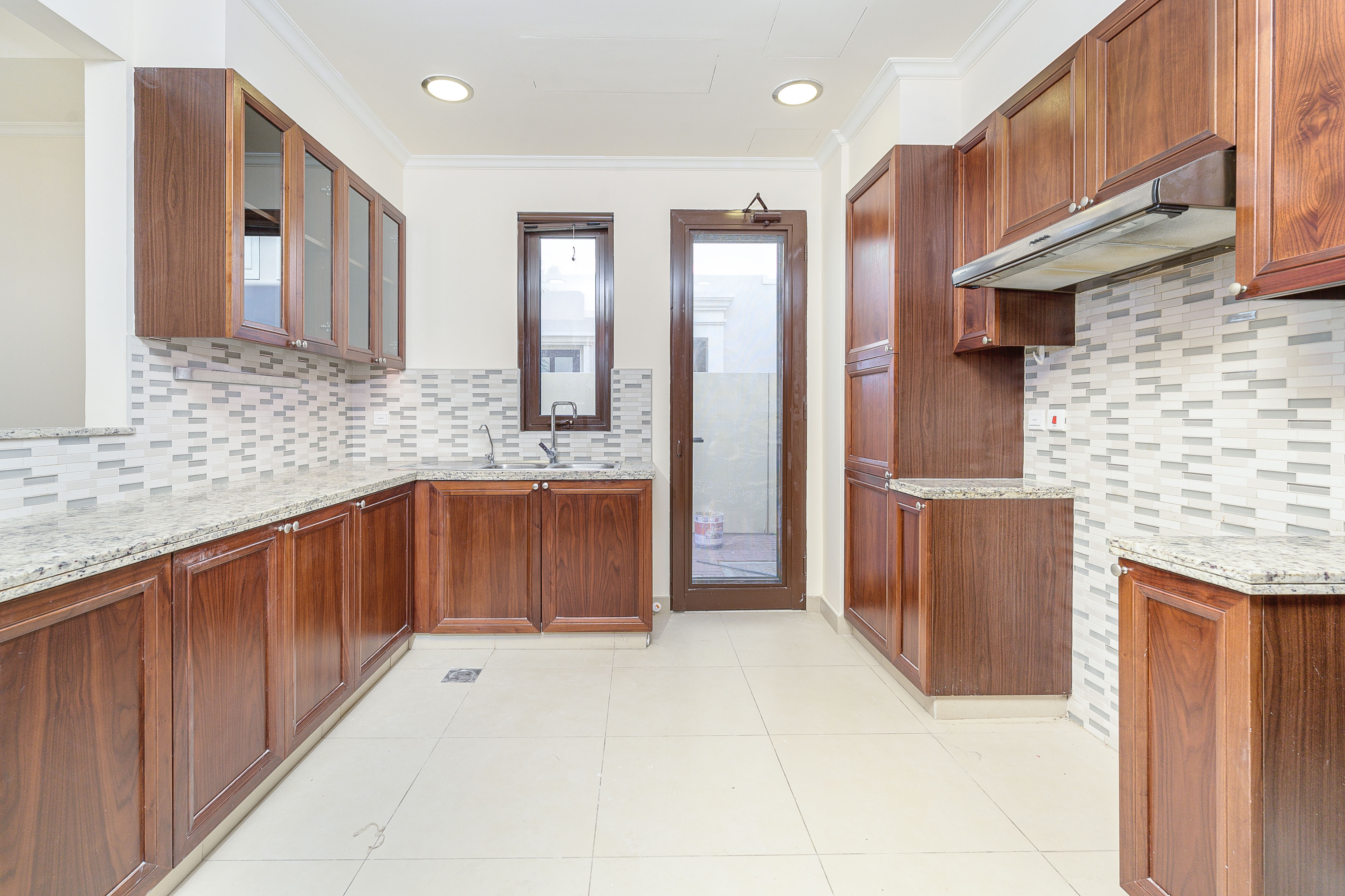 5 Bedrooms Villa in Lila
