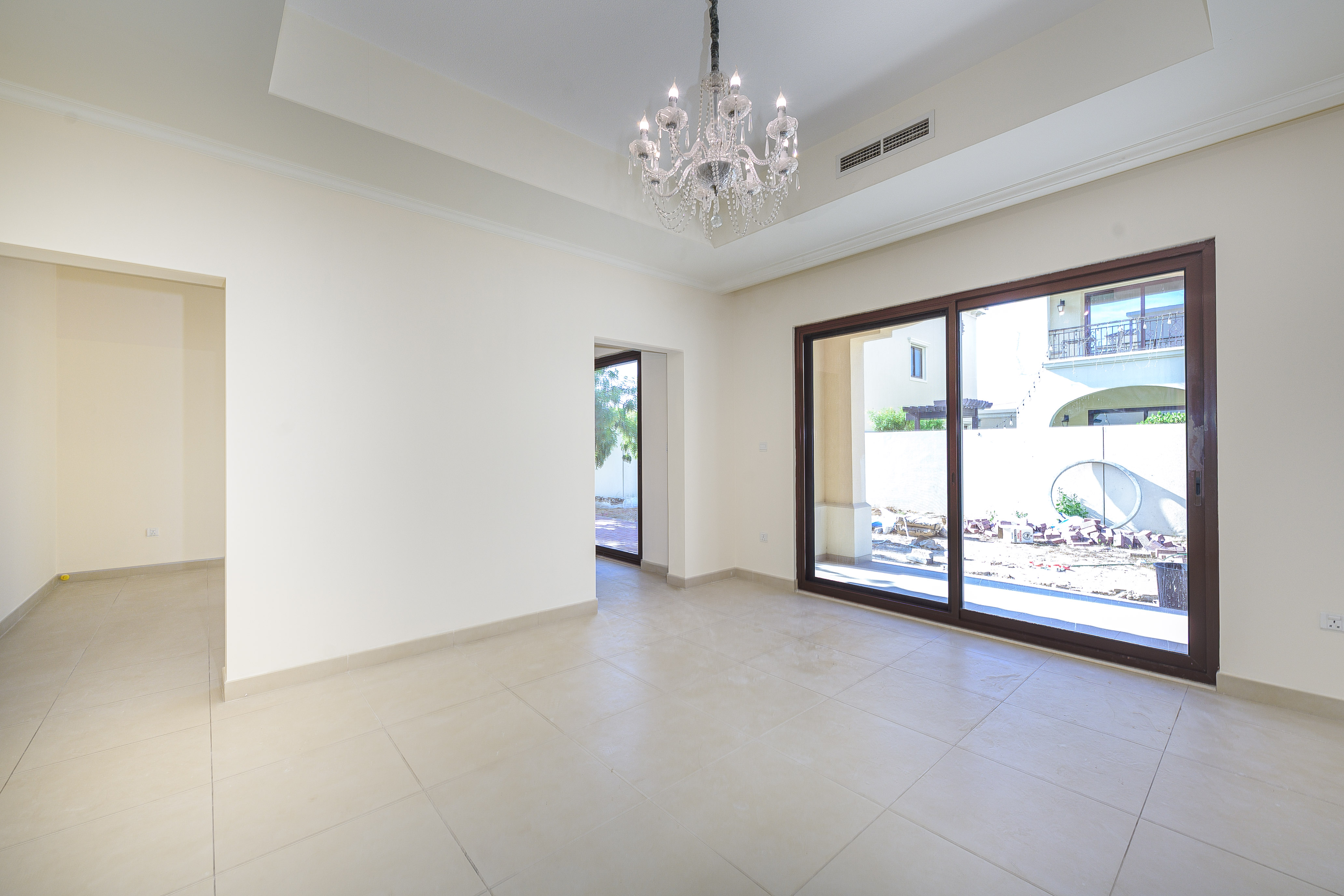 5 Bedrooms Villa in Lila