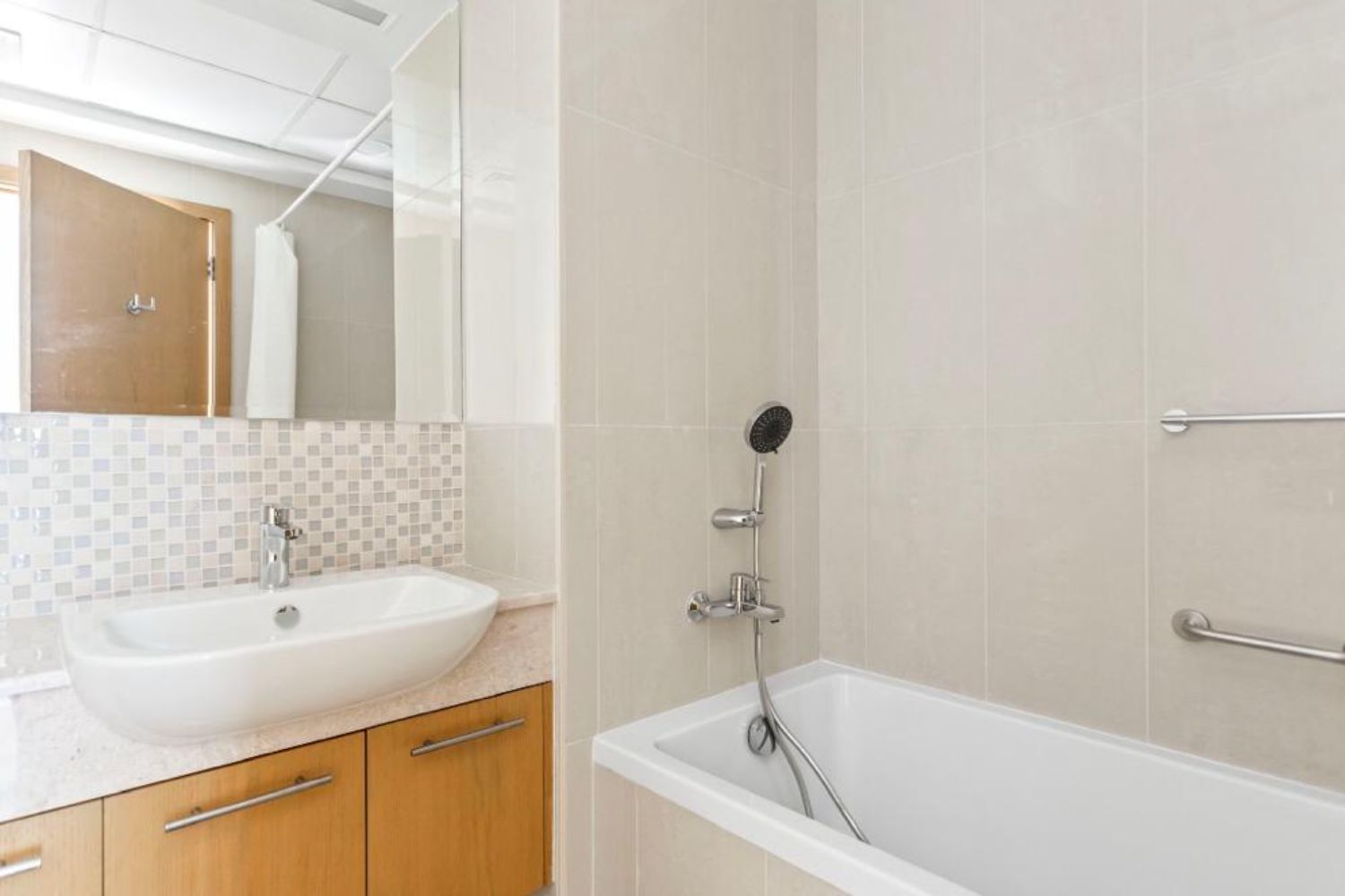 1 Bedroom Apartment in Bellevue Tower 1