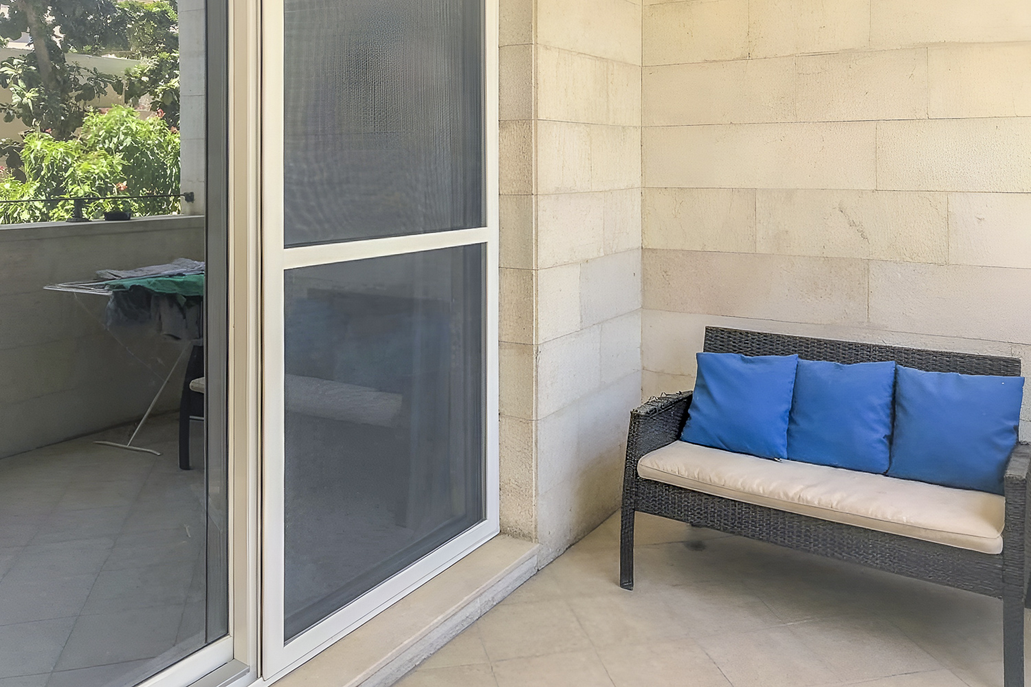 2 Bedrooms Apartment in Marlowe House 2