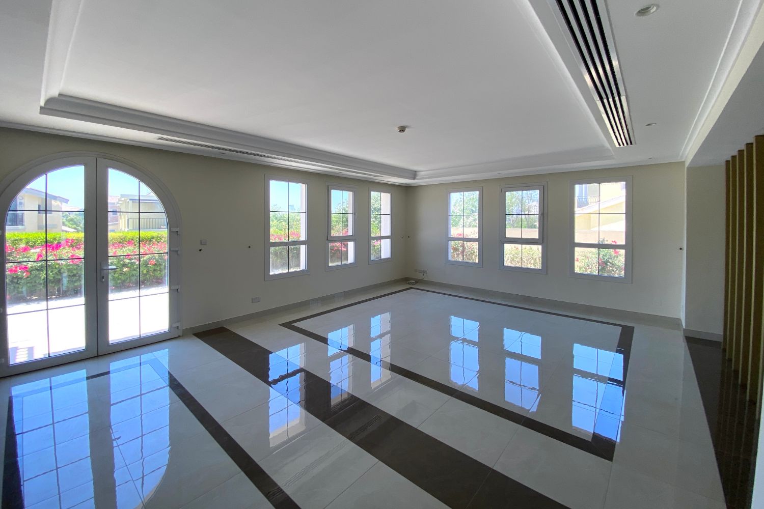 5 Bedrooms Villa in The Sundials