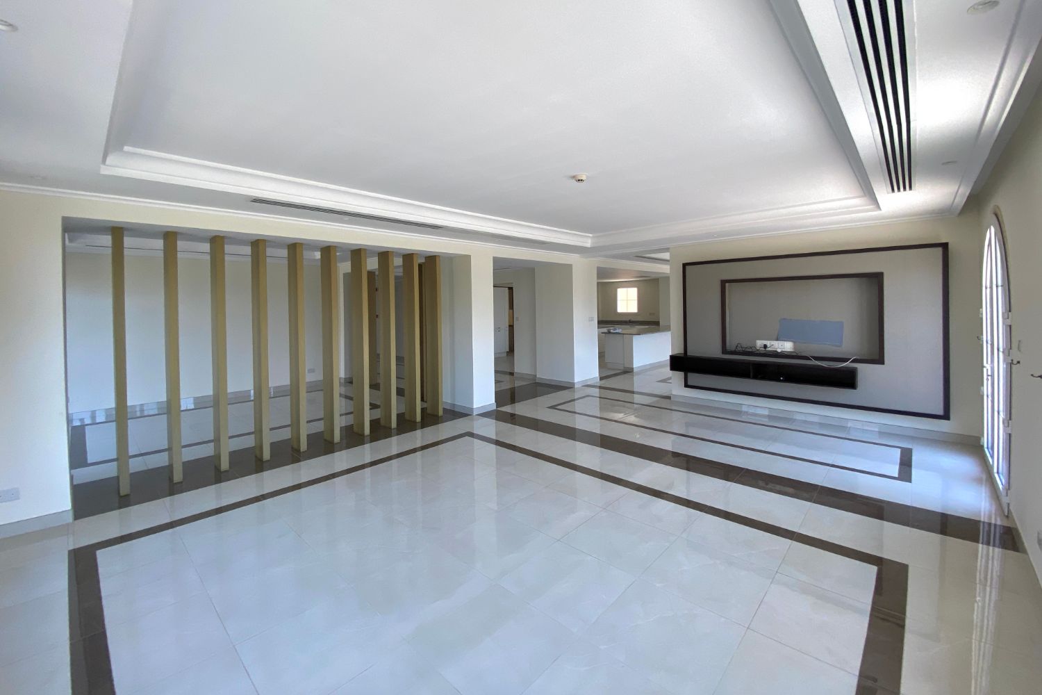 5 Bedrooms Villa in The Sundials