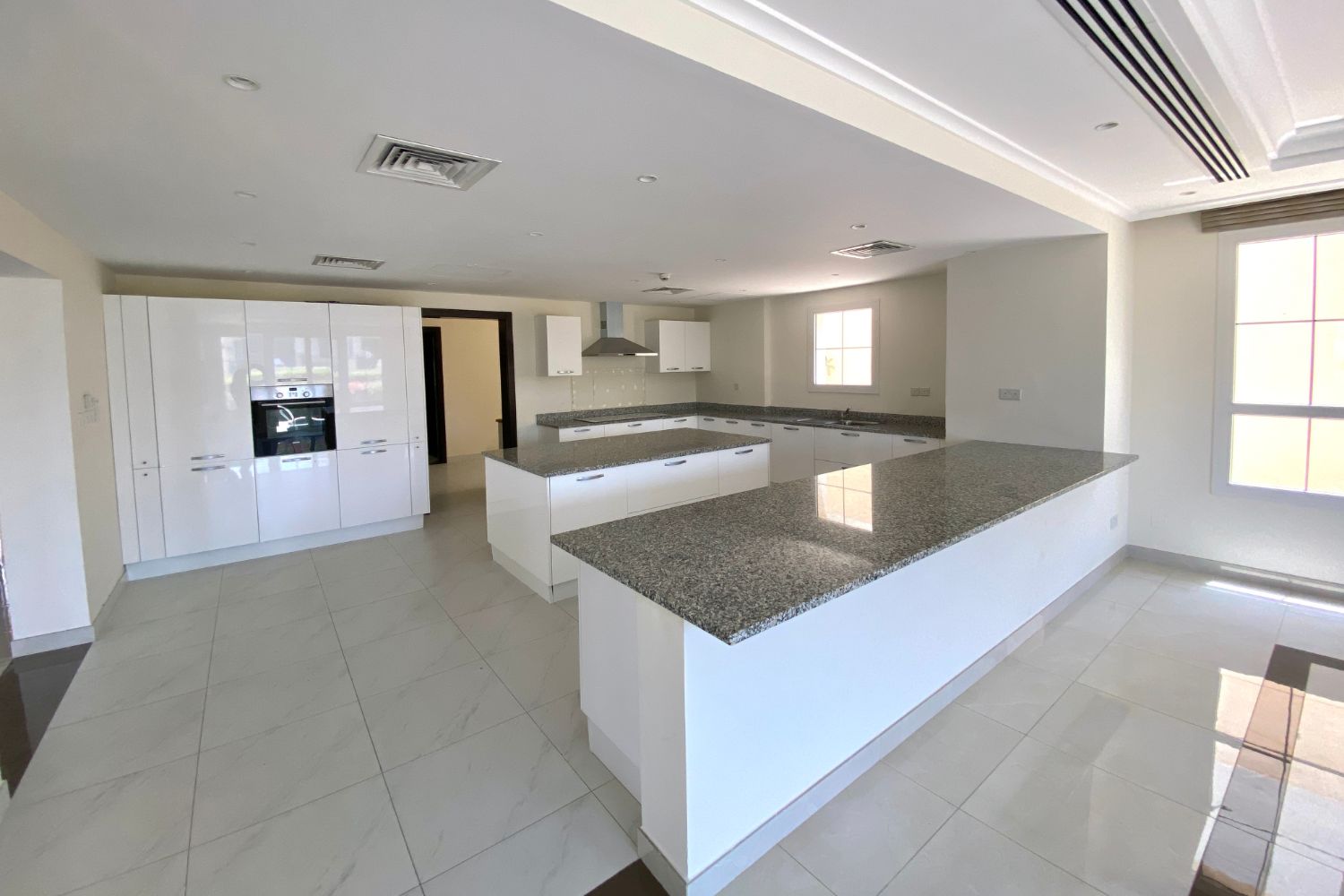 5 Bedrooms Villa in The Sundials