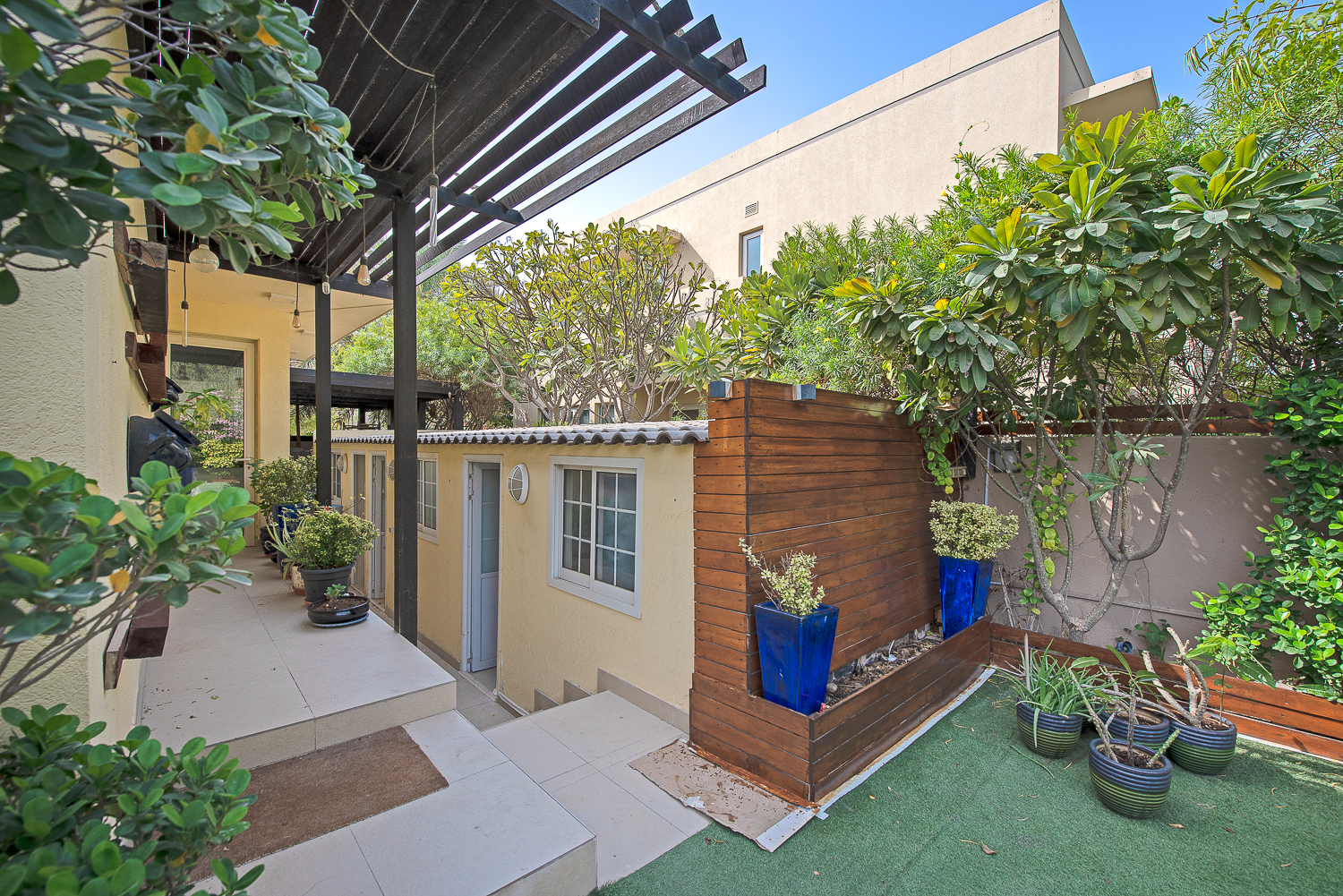 5 Bedrooms Villa in Saheel