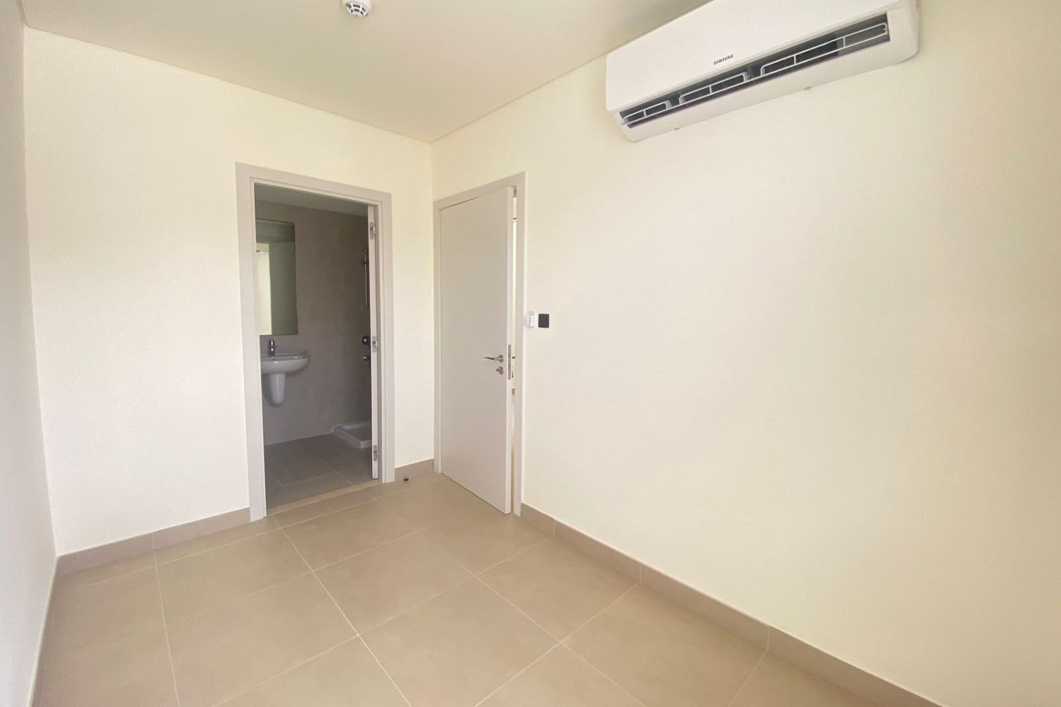 4 Bedrooms Villa in Golf Grove