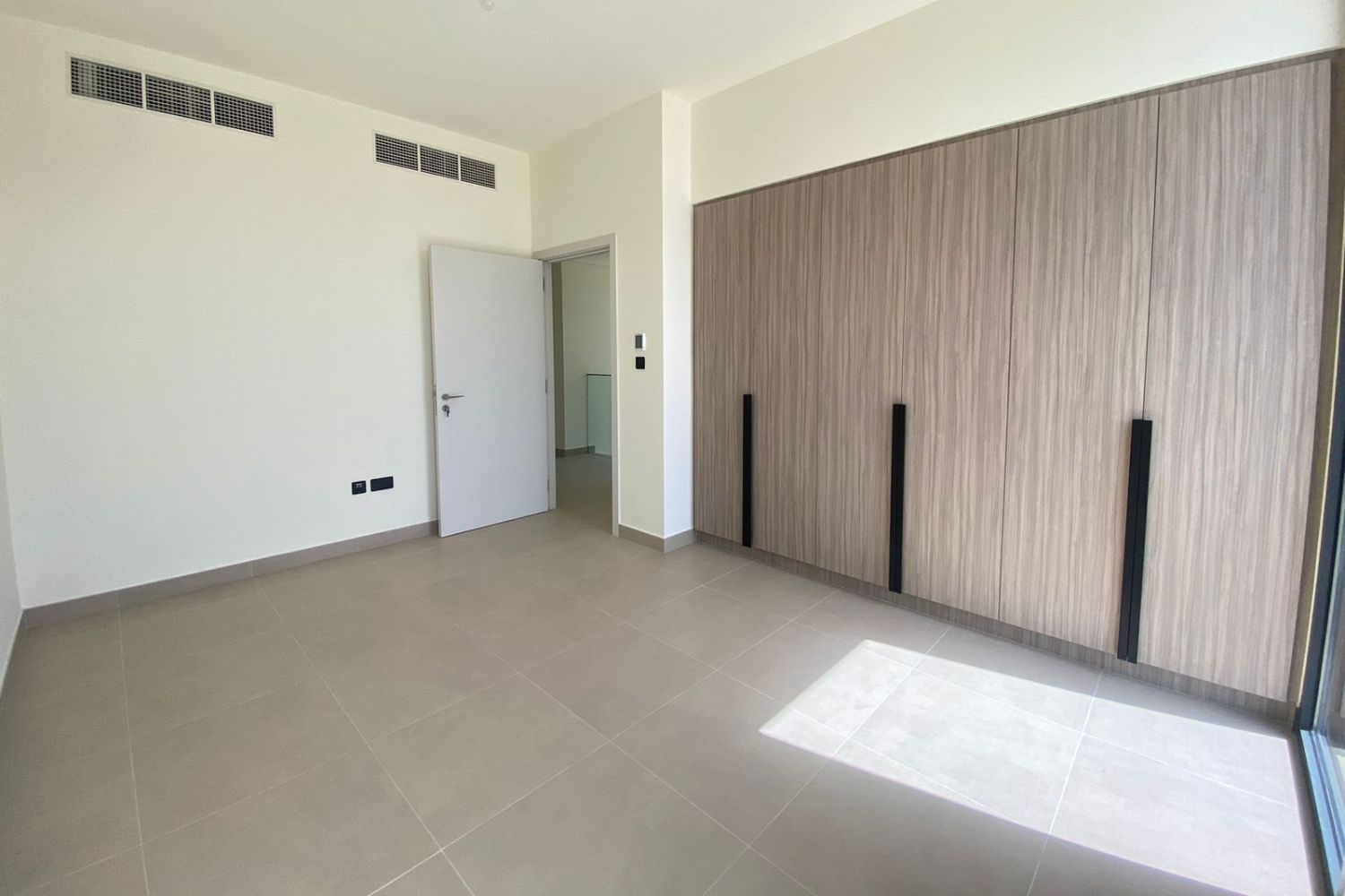 4 Bedrooms Villa in Golf Grove