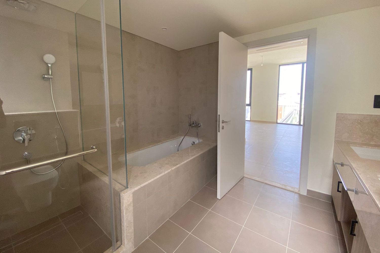 4 Bedrooms Villa in Golf Grove