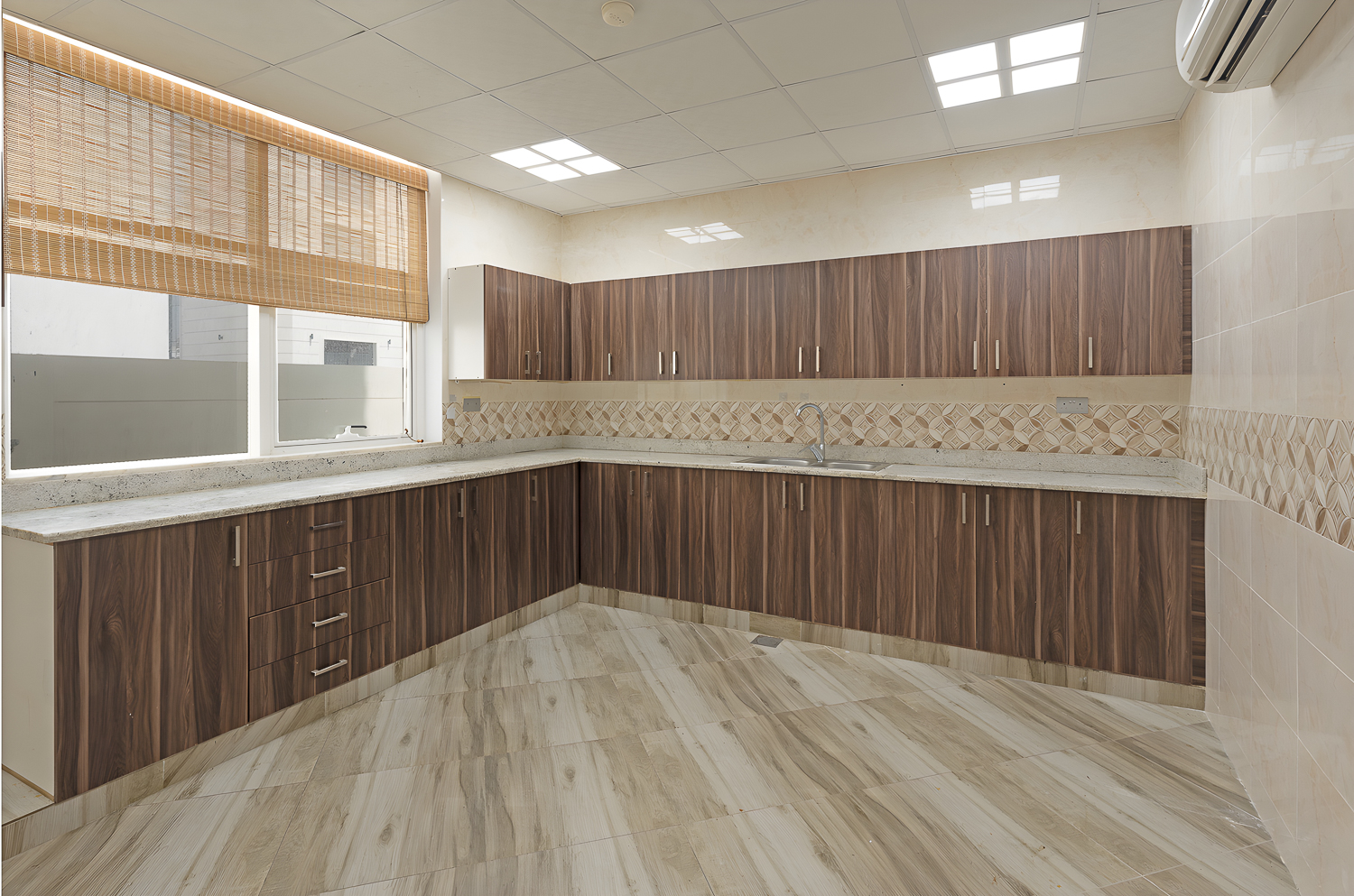 7 Bedrooms Villa in Mohamed Bin Zayed City Villas
