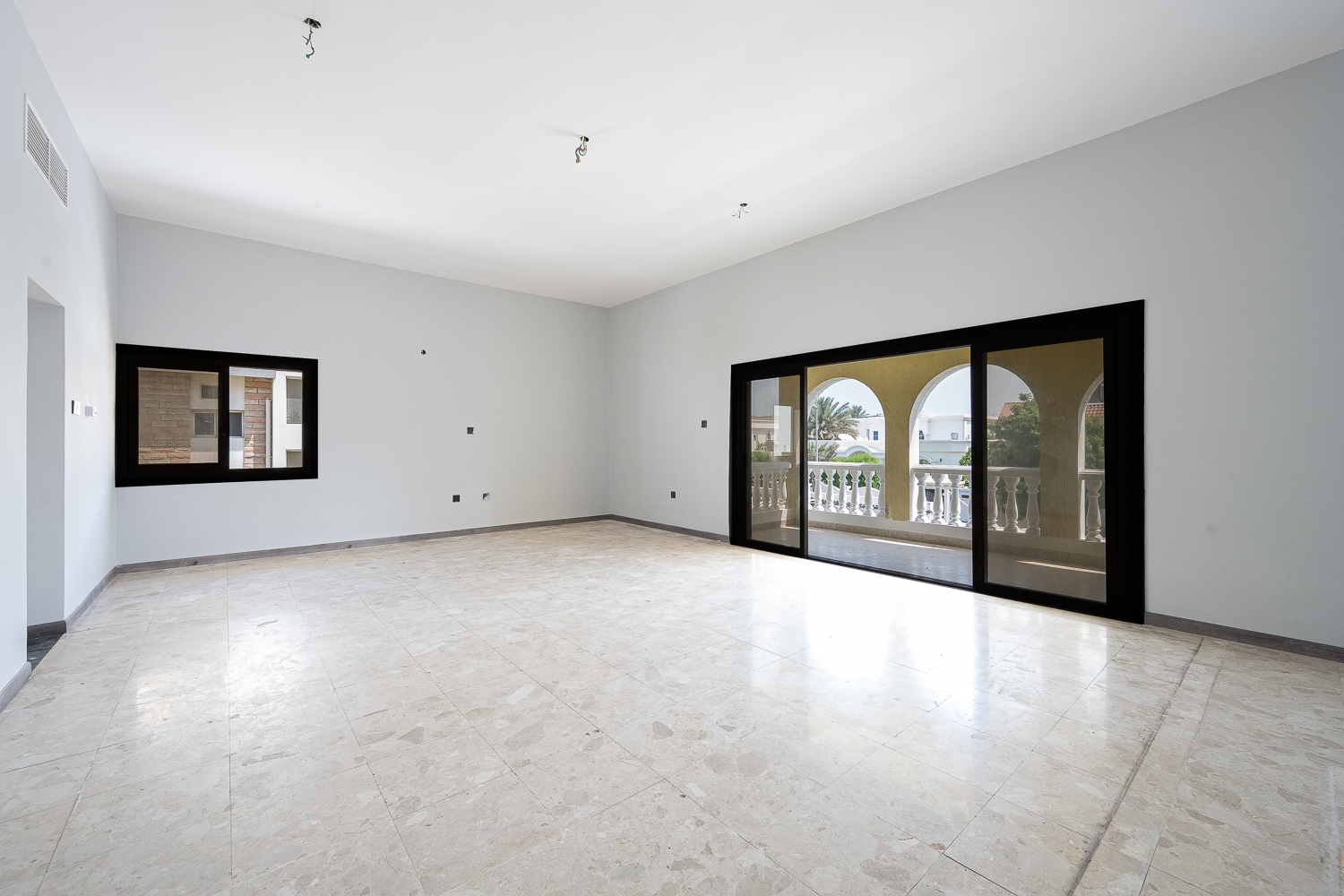 6 Bedrooms Villa in Jumeirah 3 Villas