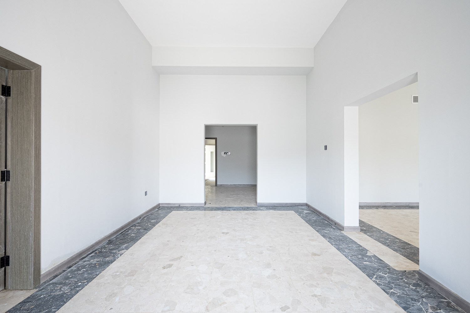 6 Bedrooms Villa in Jumeirah 3 Villas