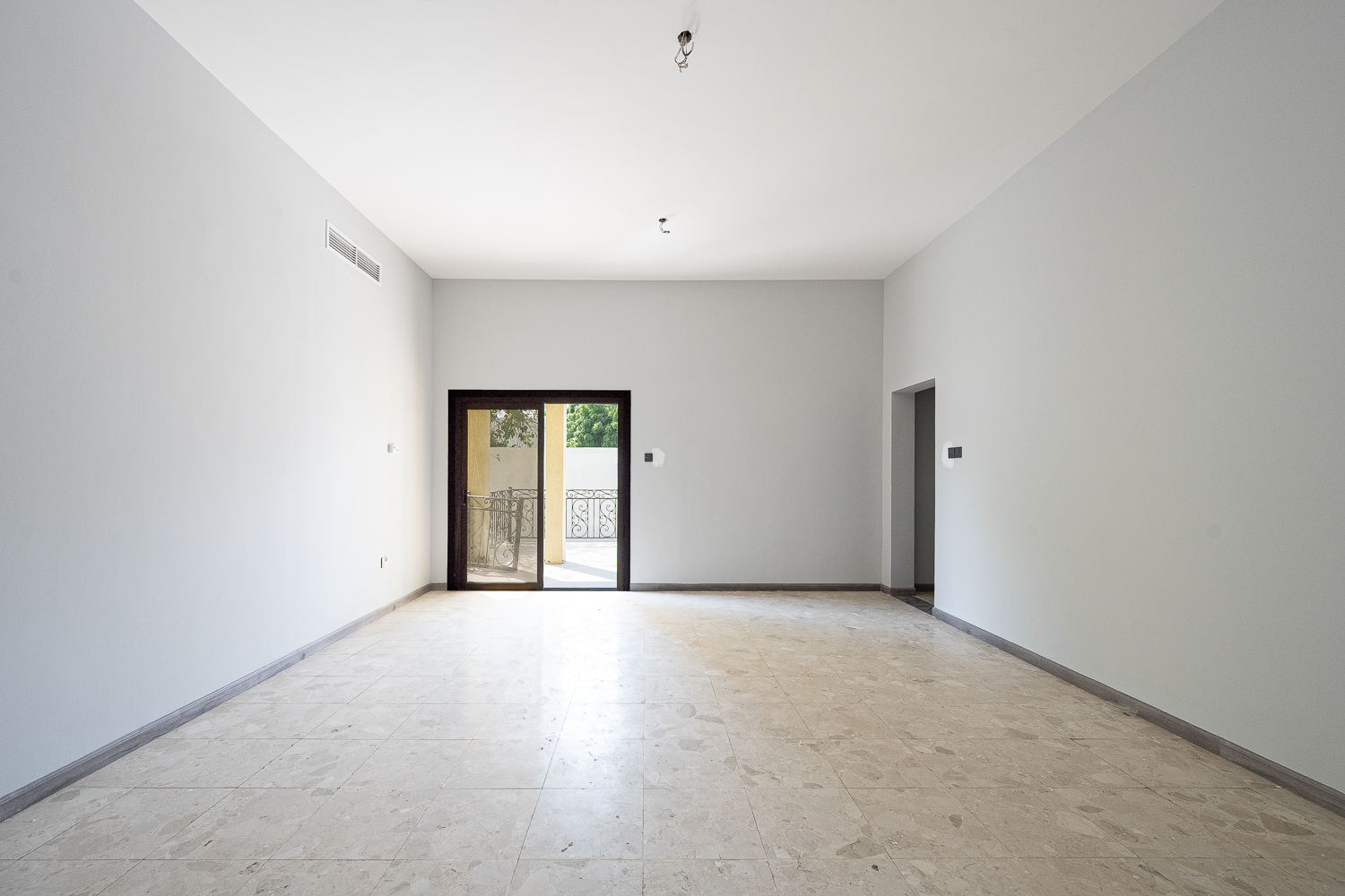 6 Bedrooms Villa in Jumeirah 3 Villas