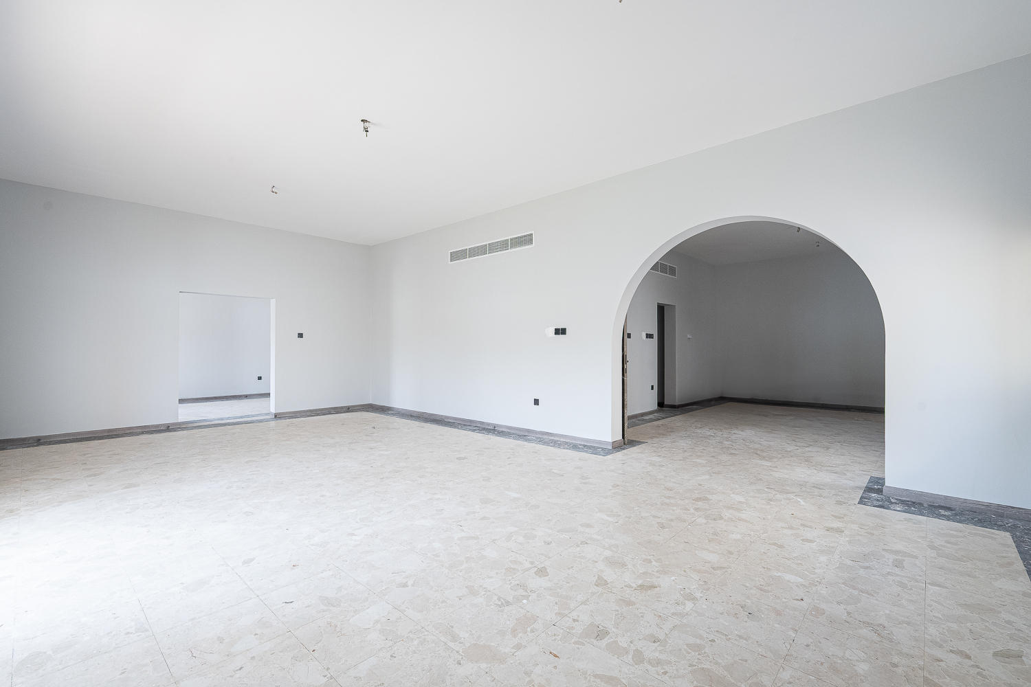 6 Bedrooms Villa in Jumeirah 3 Villas