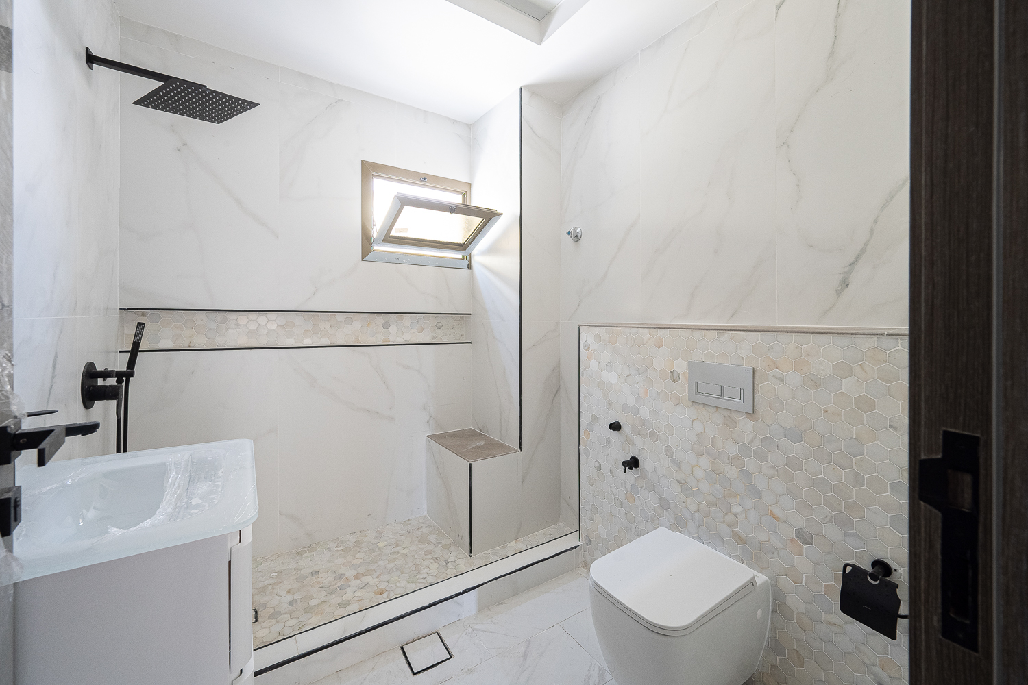 6 Bedrooms Villa in Jumeirah 3 Villas