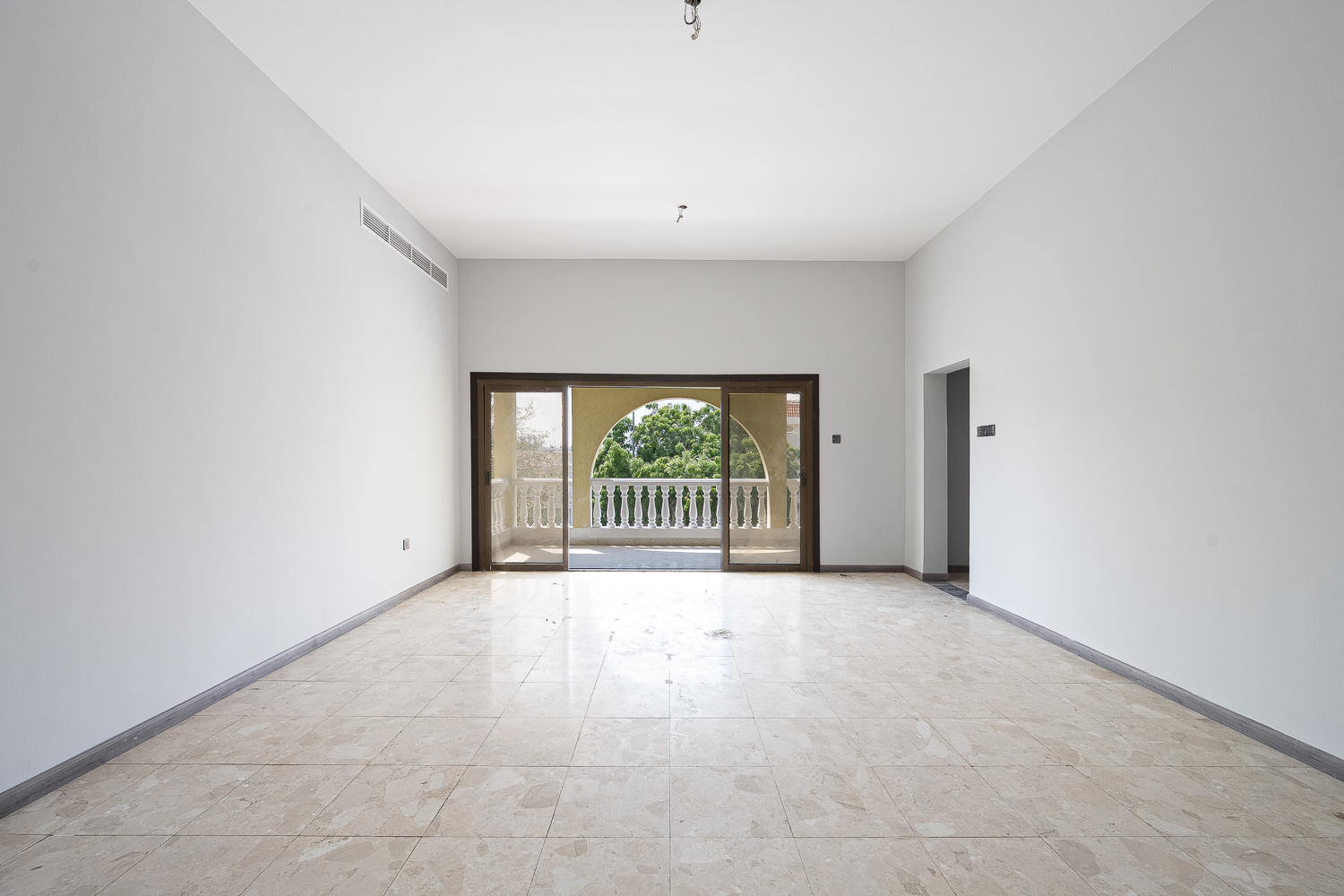 6 Bedrooms Villa in Jumeirah 3 Villas