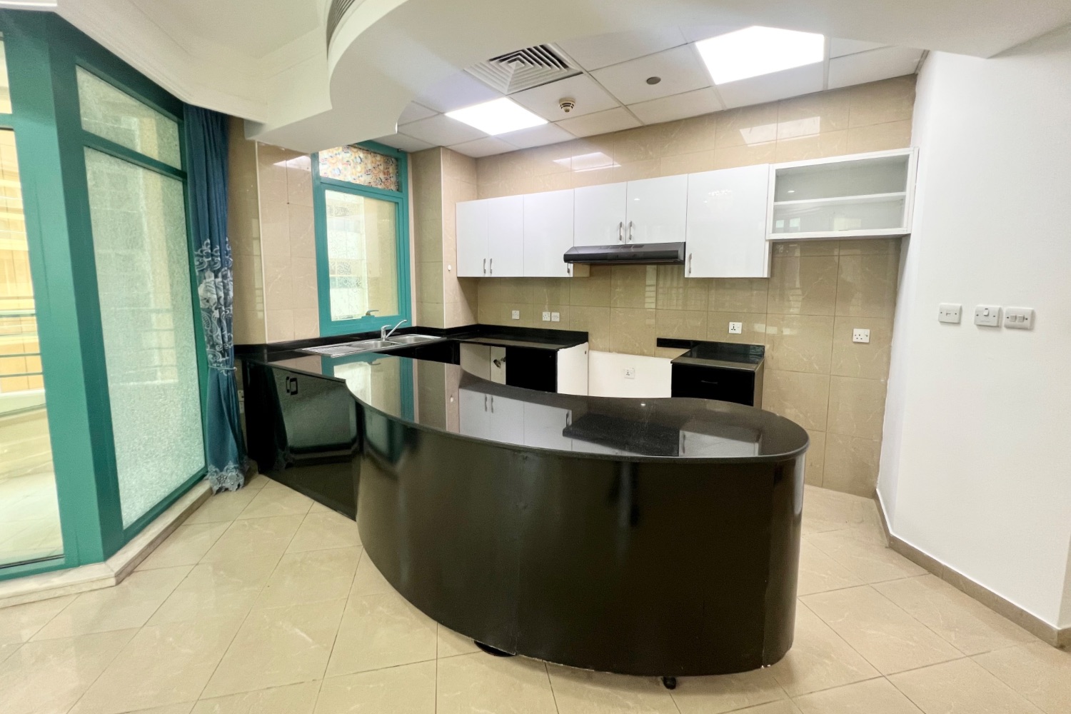 2 Bedrooms Apartment in Marina Crown