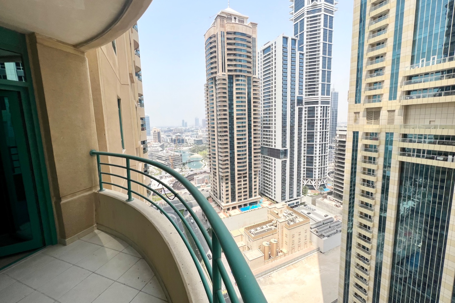 2 Bedrooms Apartment in Marina Crown