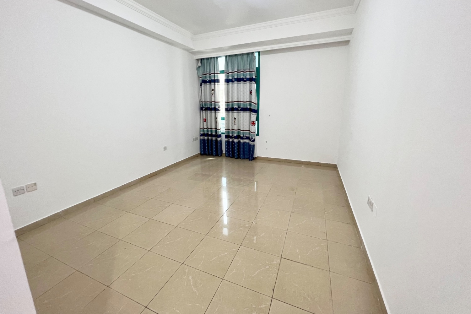 2 Bedrooms Apartment in Marina Crown