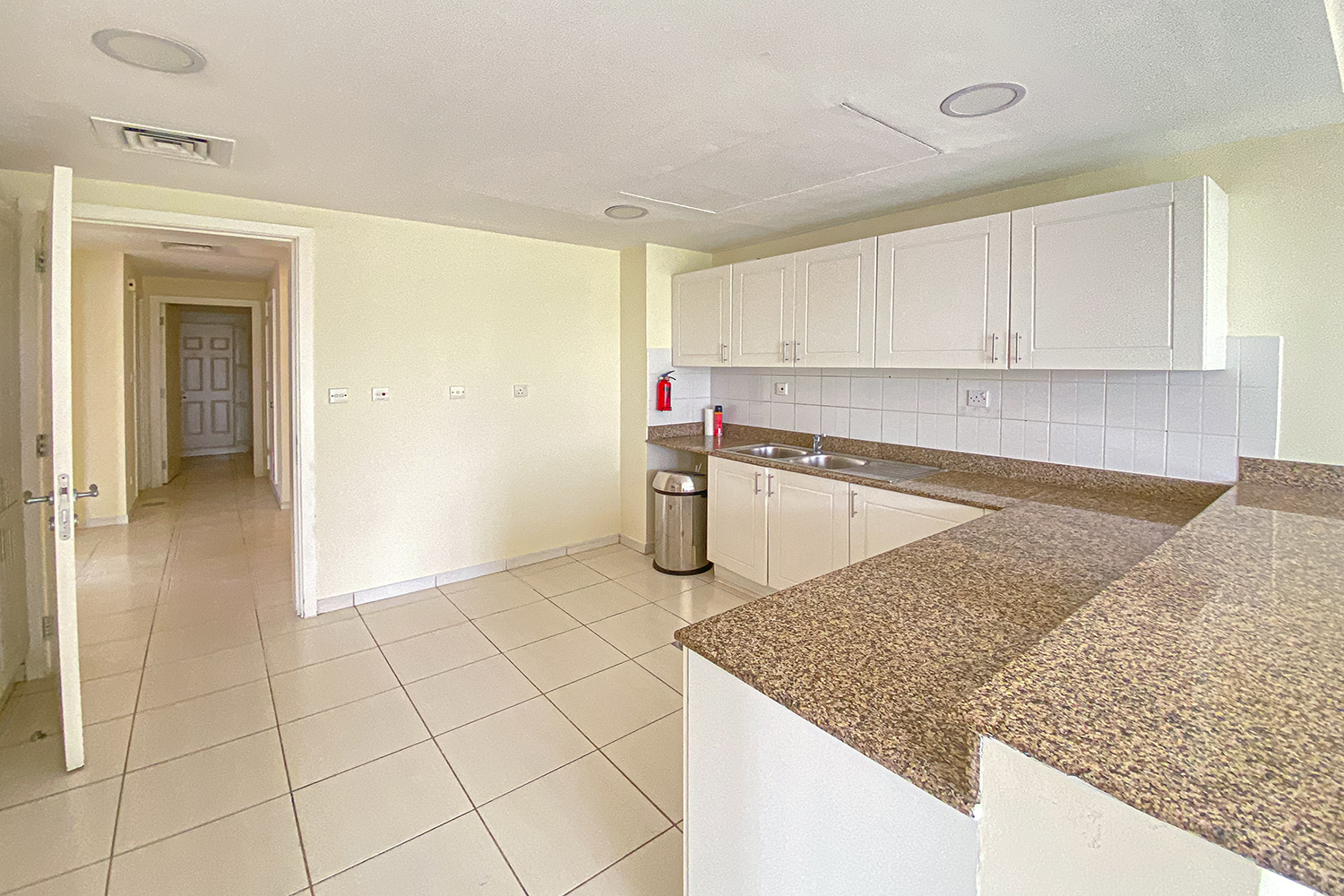 3 Bedrooms Villa in Springs 11