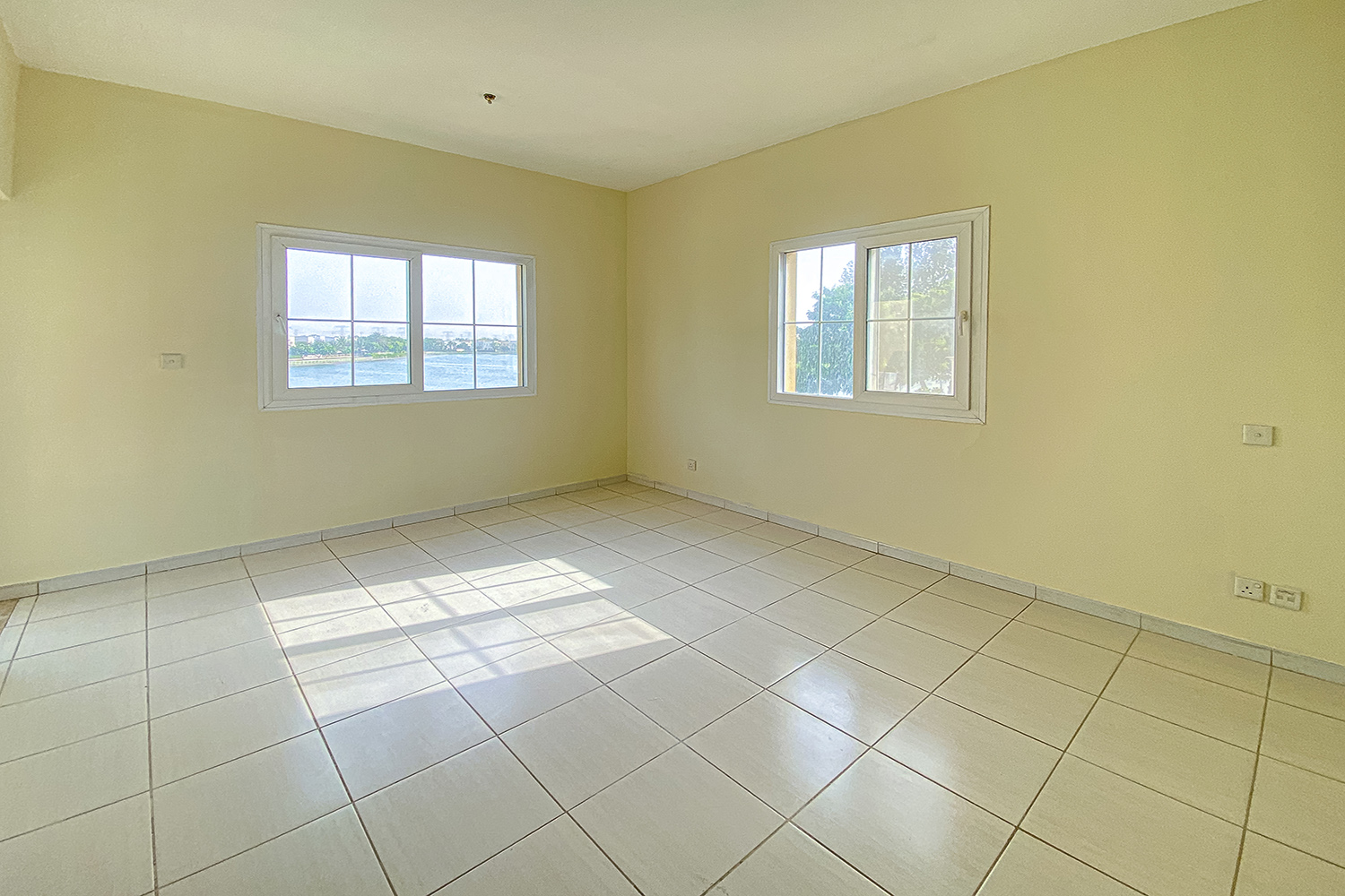3 Bedrooms Villa in Springs 11