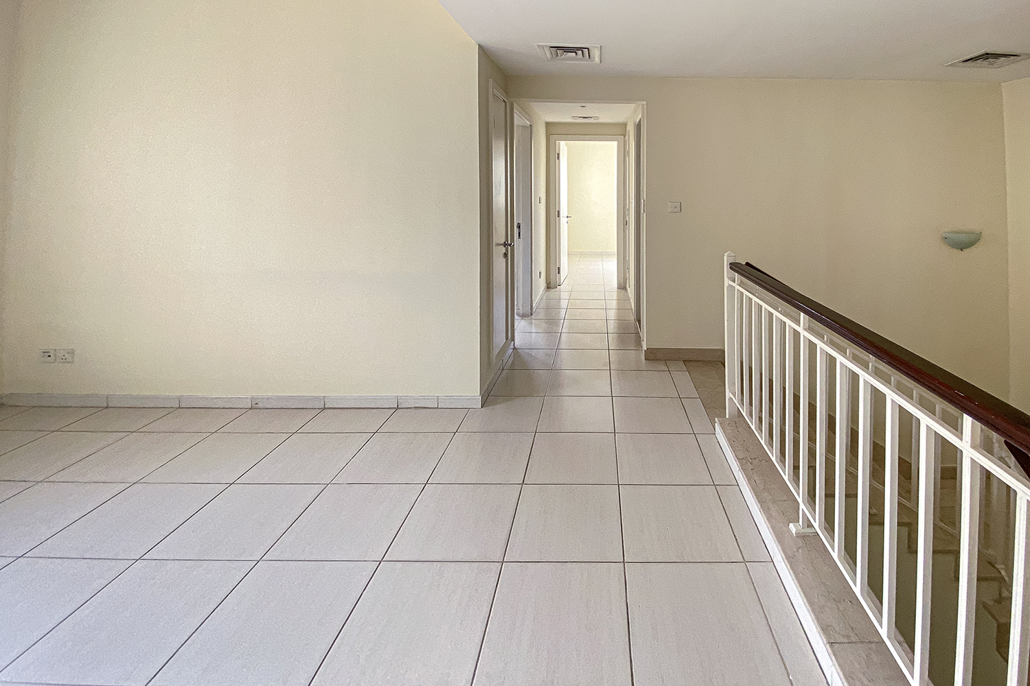 3 Bedrooms Villa in Springs 11