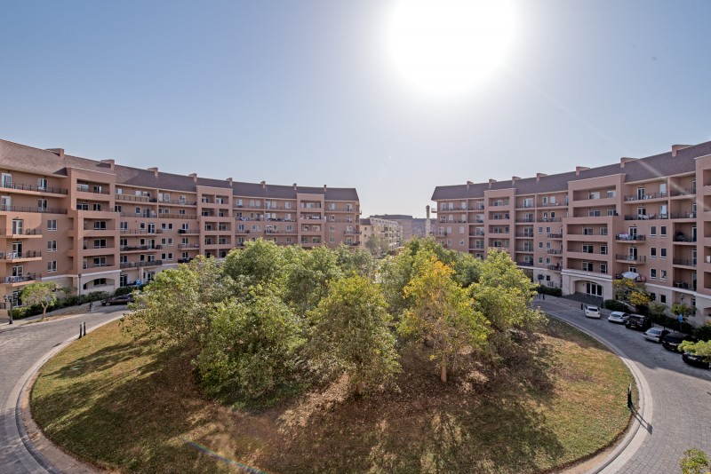 3 Bedrooms Apartment in Shakespeare Circus 2