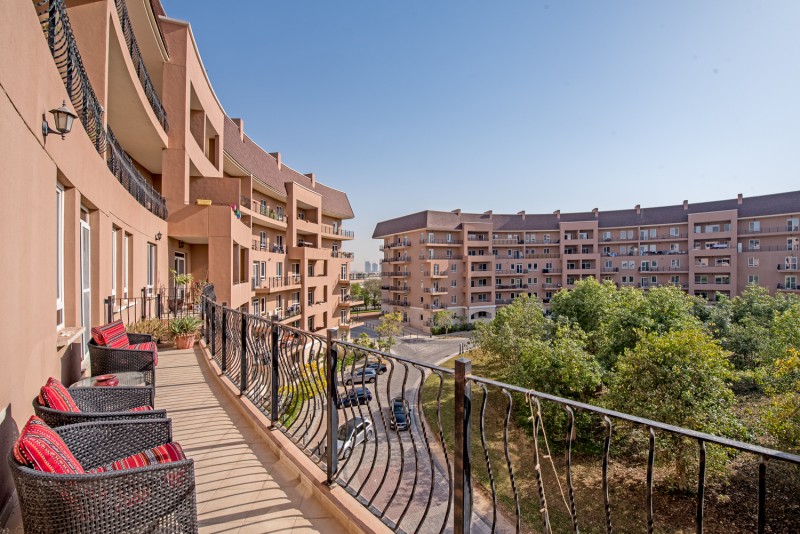 3 Bedrooms Apartment in Shakespeare Circus 2