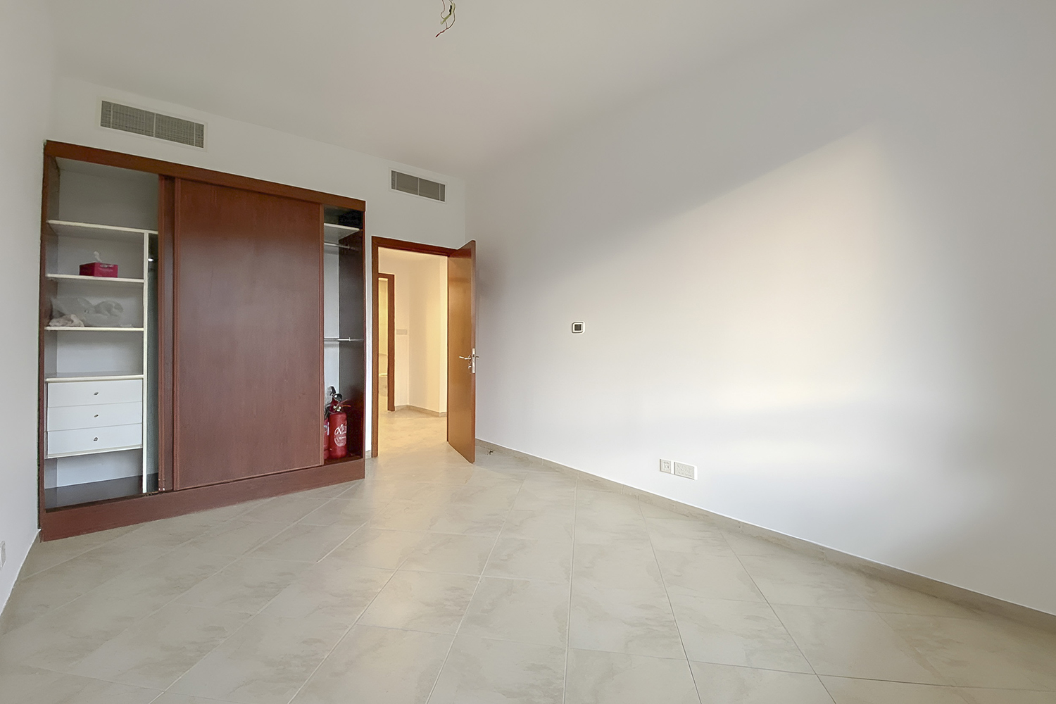 3 Bedrooms Apartment in Shakespeare Circus 2
