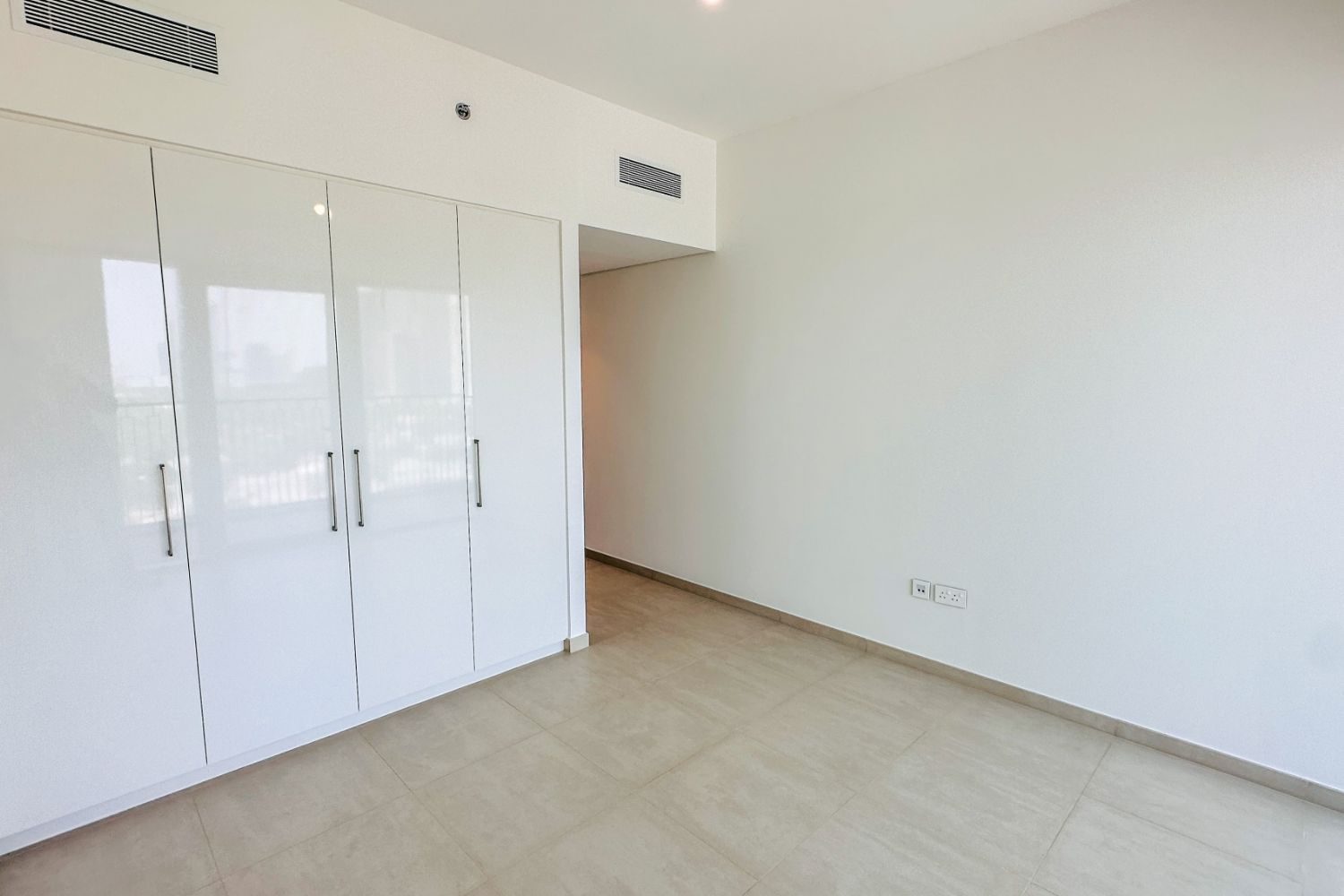 2 Bedrooms Apartment in Downtown Views II Tower 2
