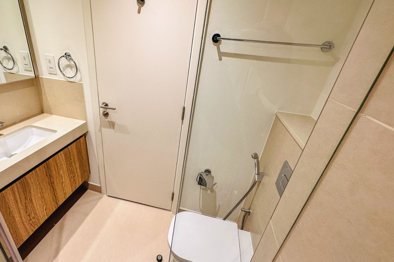 2 Bedrooms Apartment in Downtown Views II Tower 2