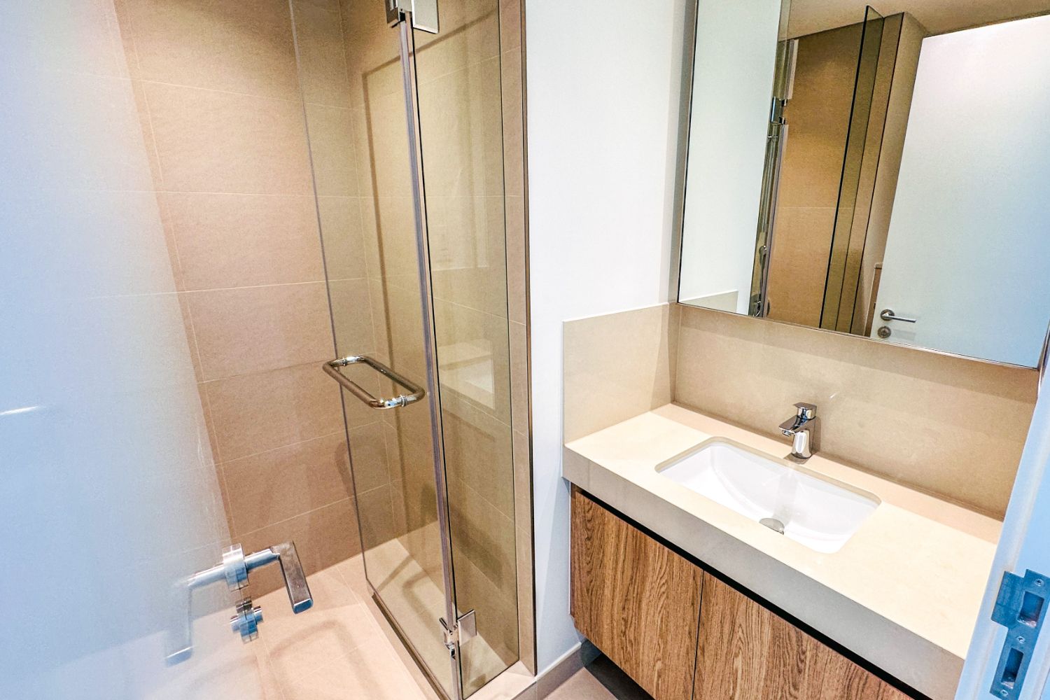 2 Bedrooms Apartment in Downtown Views II Tower 2