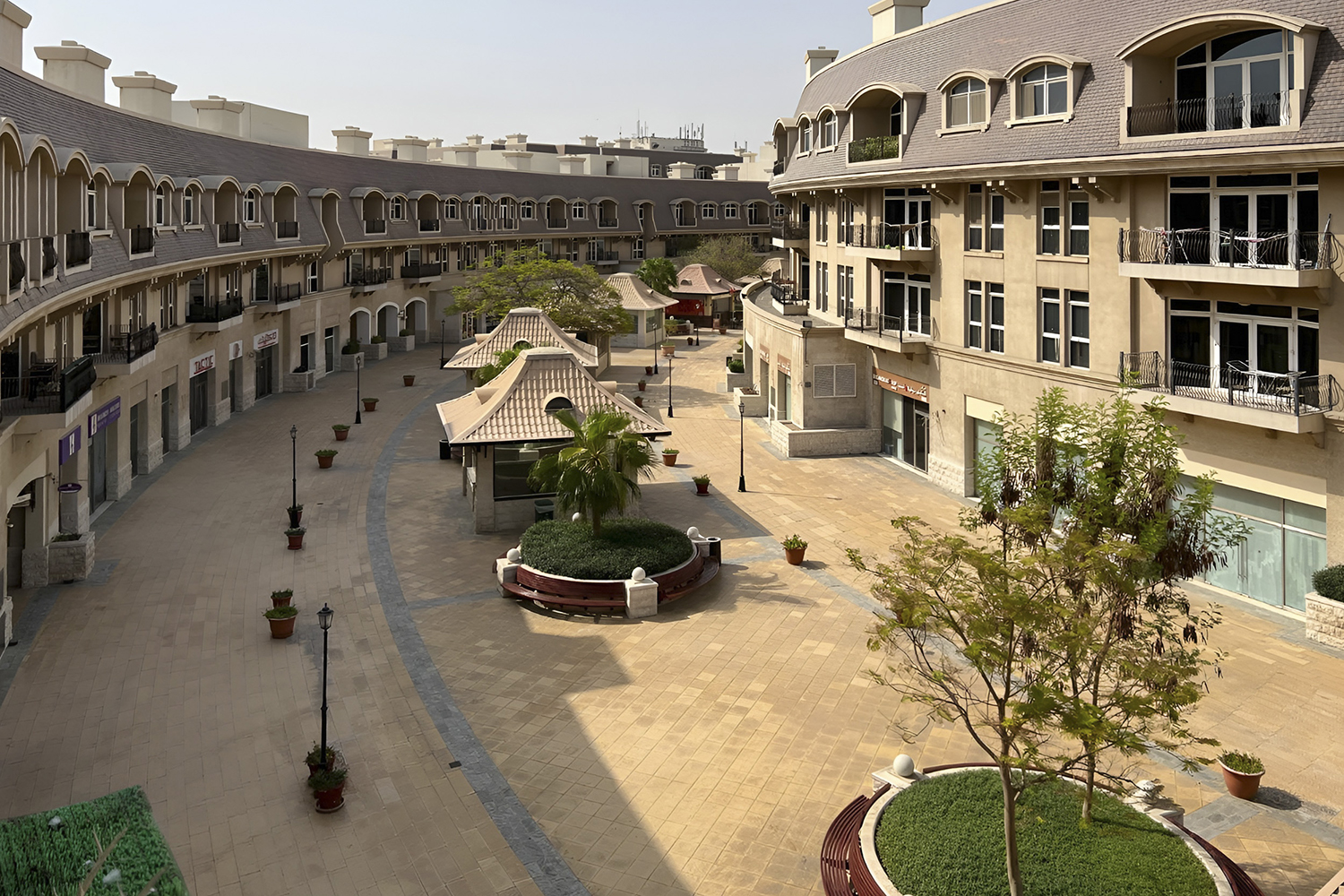  Studio in Courtyard Residences 2