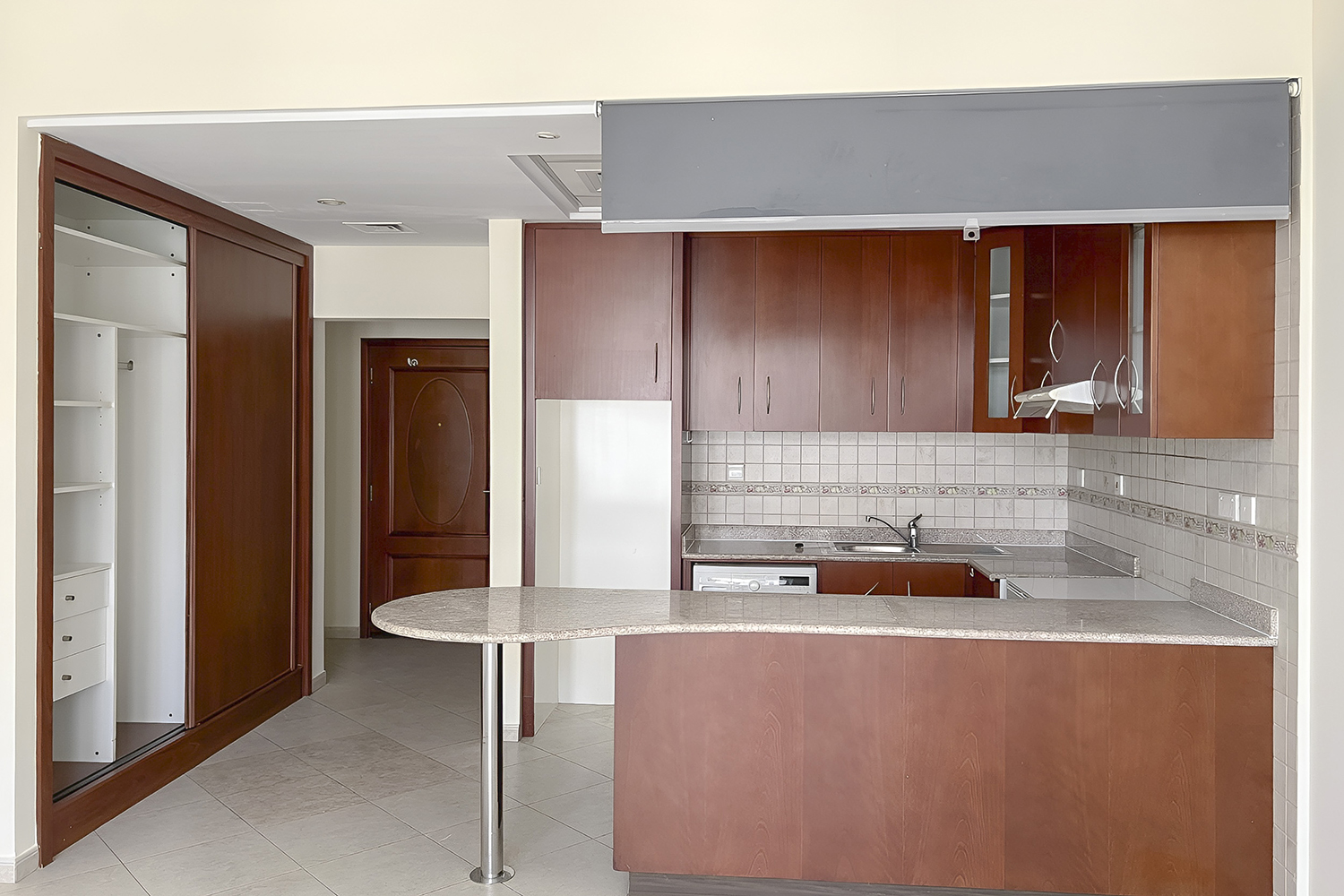  Studio in Courtyard Residences 2