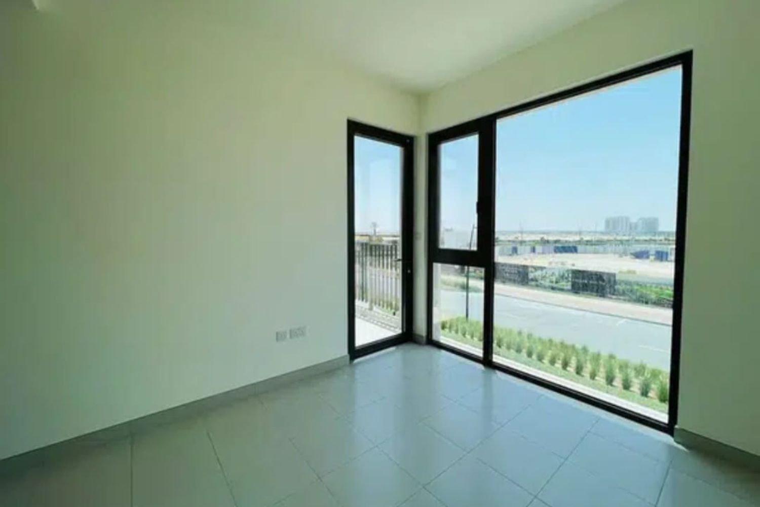 3 Bedrooms Villa in Parkside 1