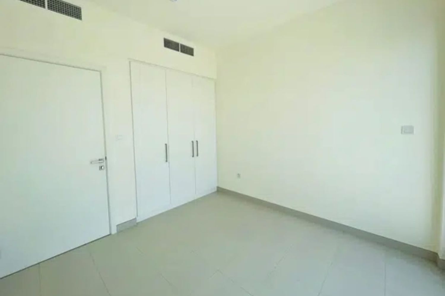 3 Bedrooms Villa in Parkside 1