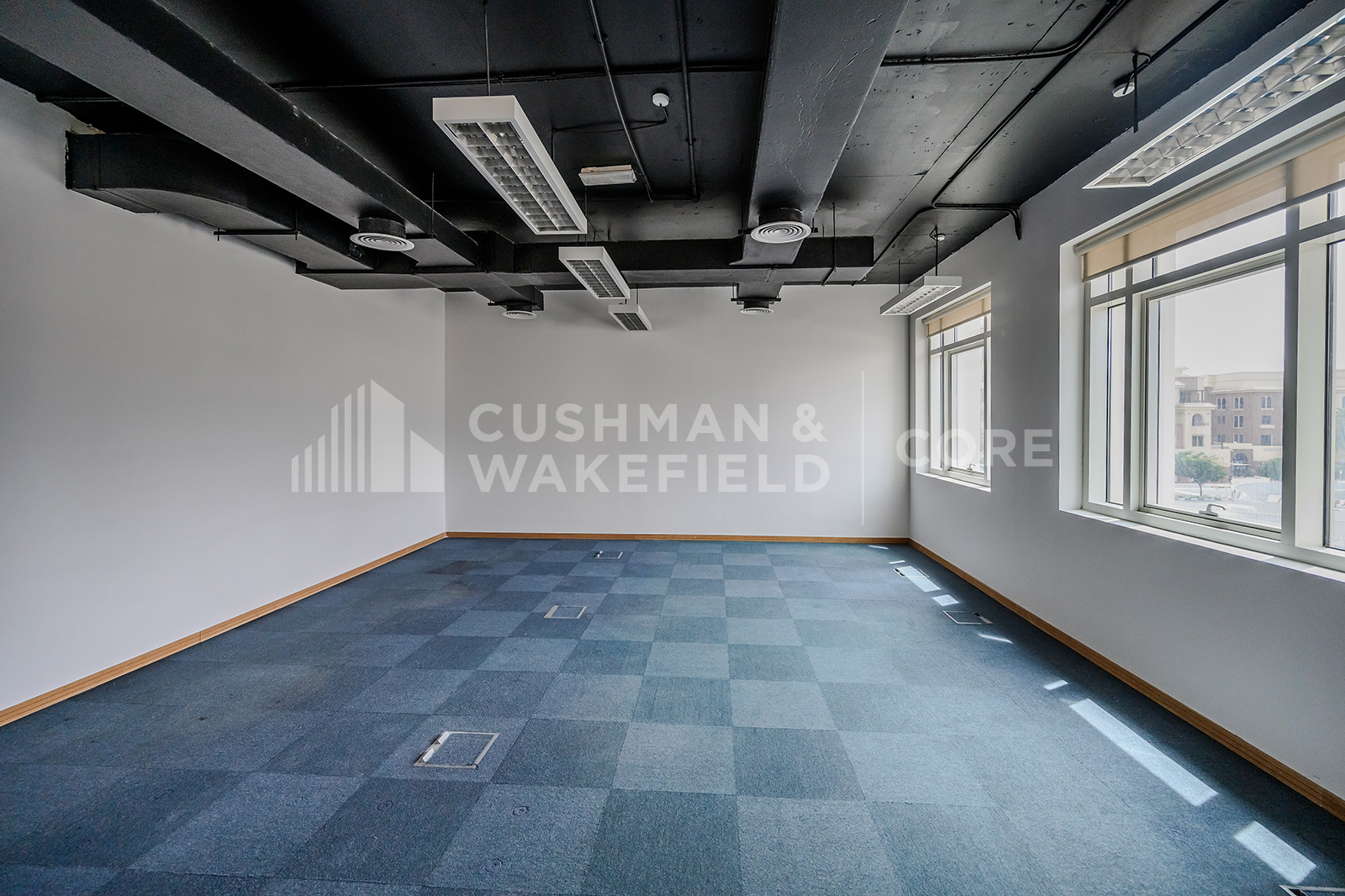 Building 25 for lease in Bur Dubai