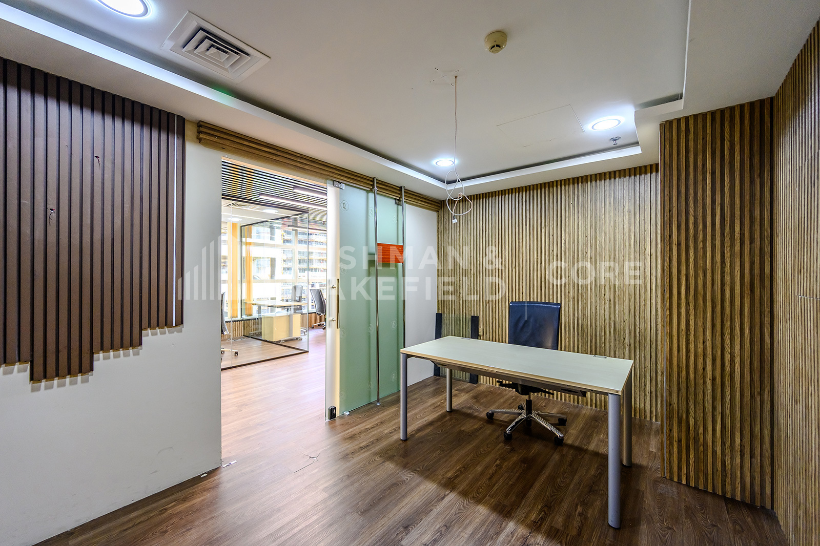 Nassima Tower for lease in Sheikh Zayed Road