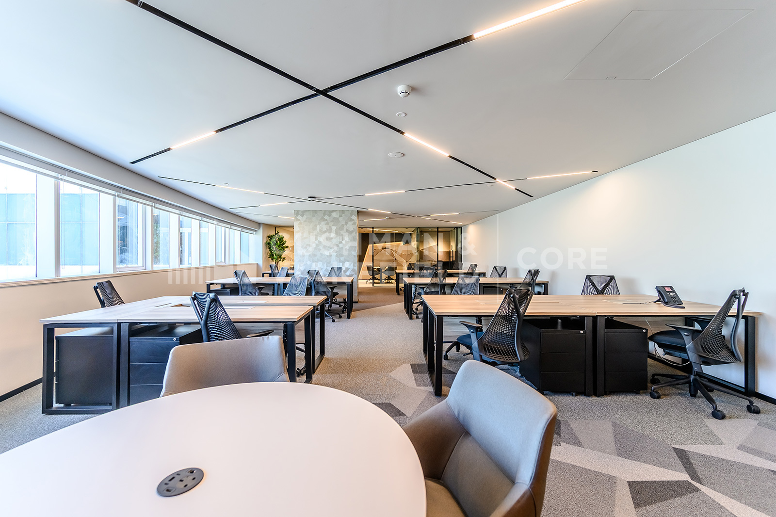 API Trio Towers for rent in Sheikh Zayed Road