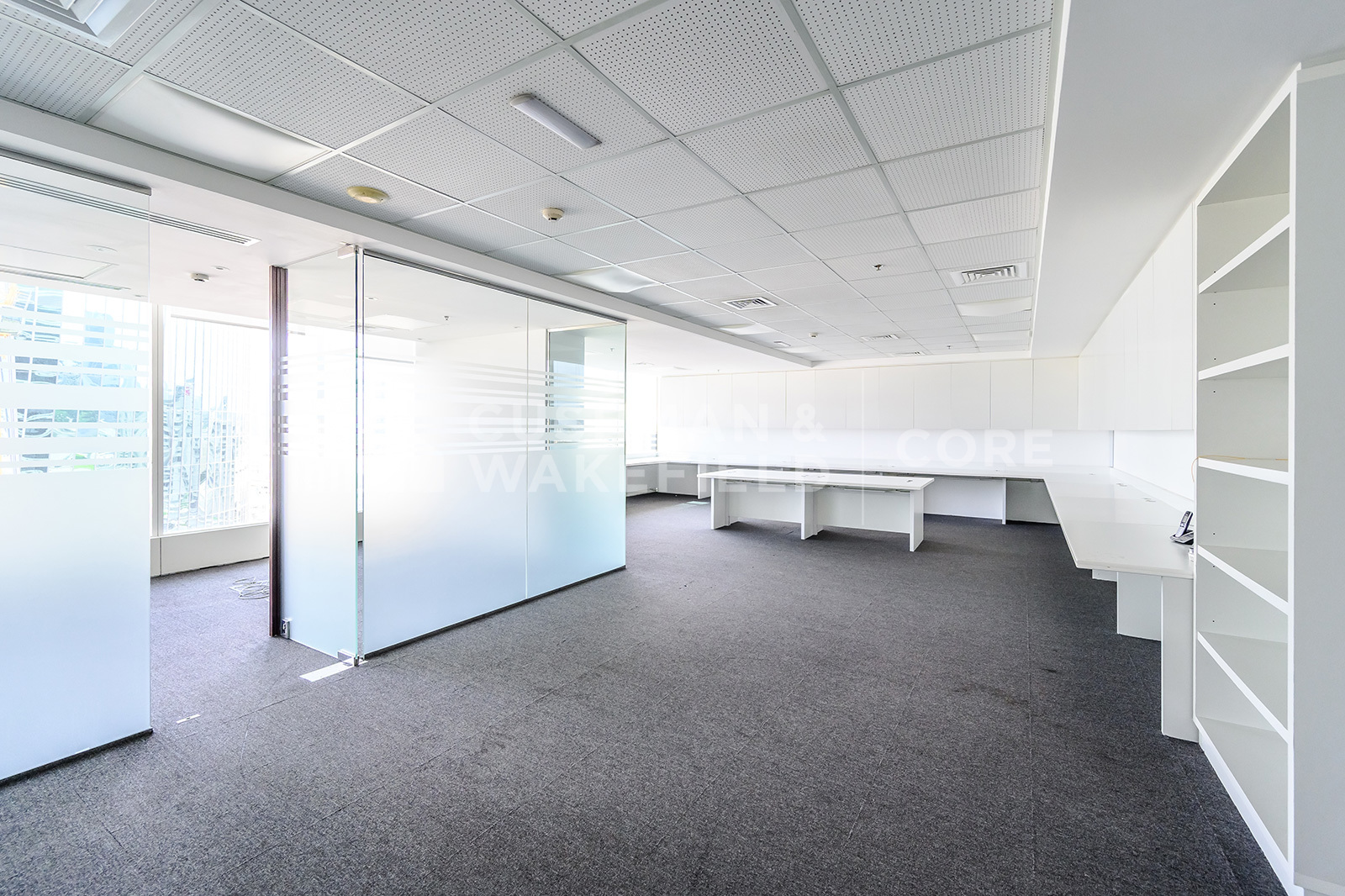 Nassima Tower for rent in Sheikh Zayed Road