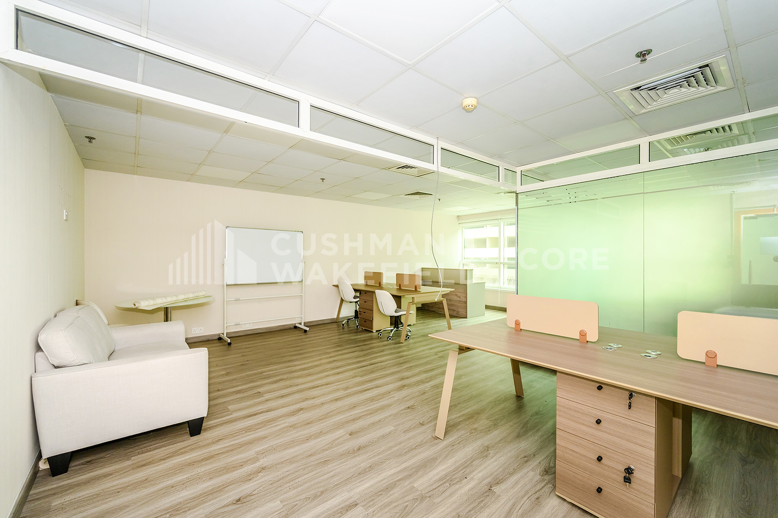 Al Manal Tower for lease in Sheikh Zayed Road