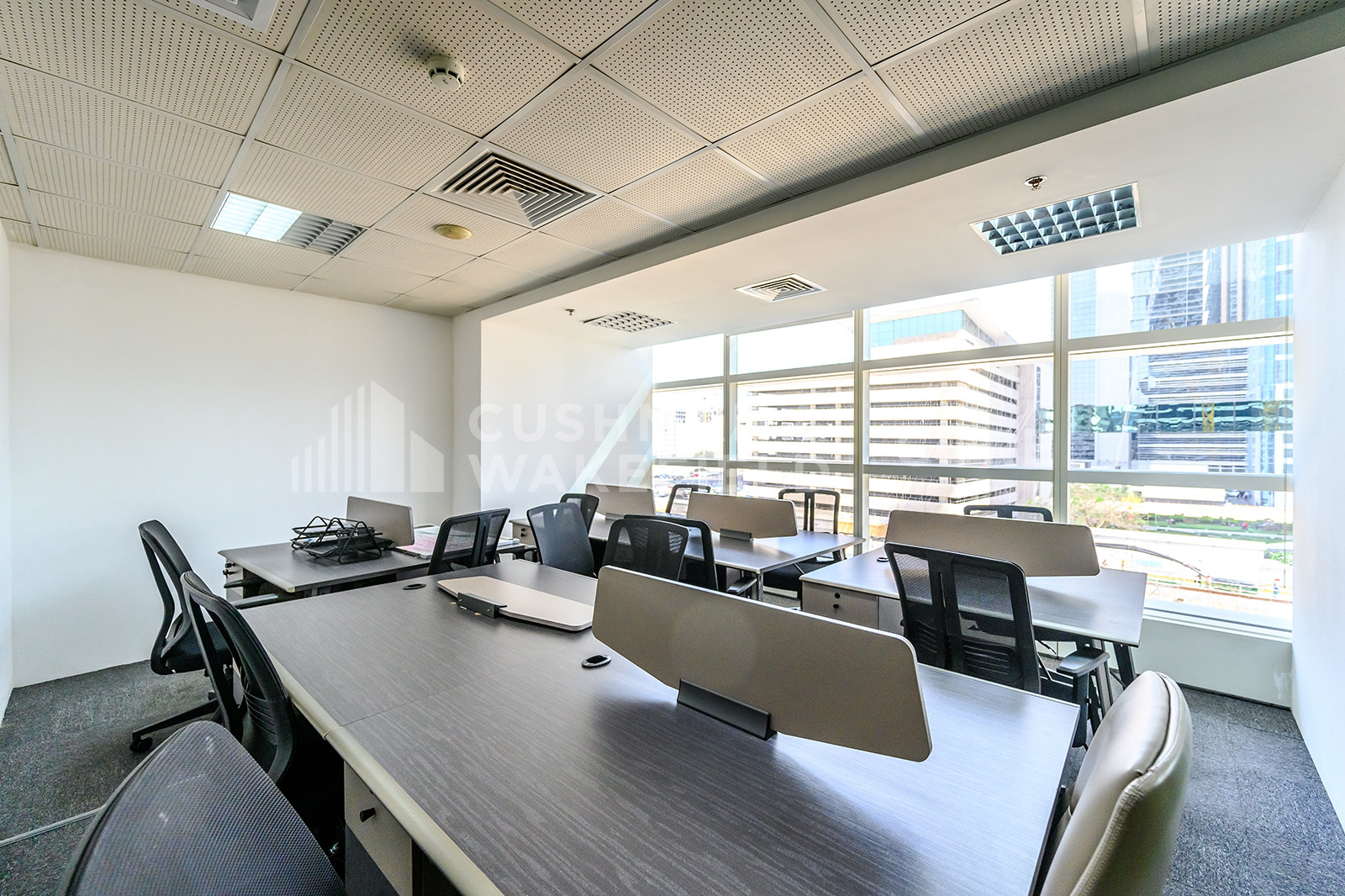 Nassima Tower for rent in Sheikh Zayed Road