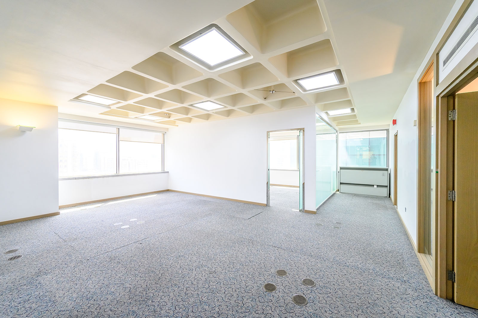 Sheikh Zayed Street for lease in Al Danah