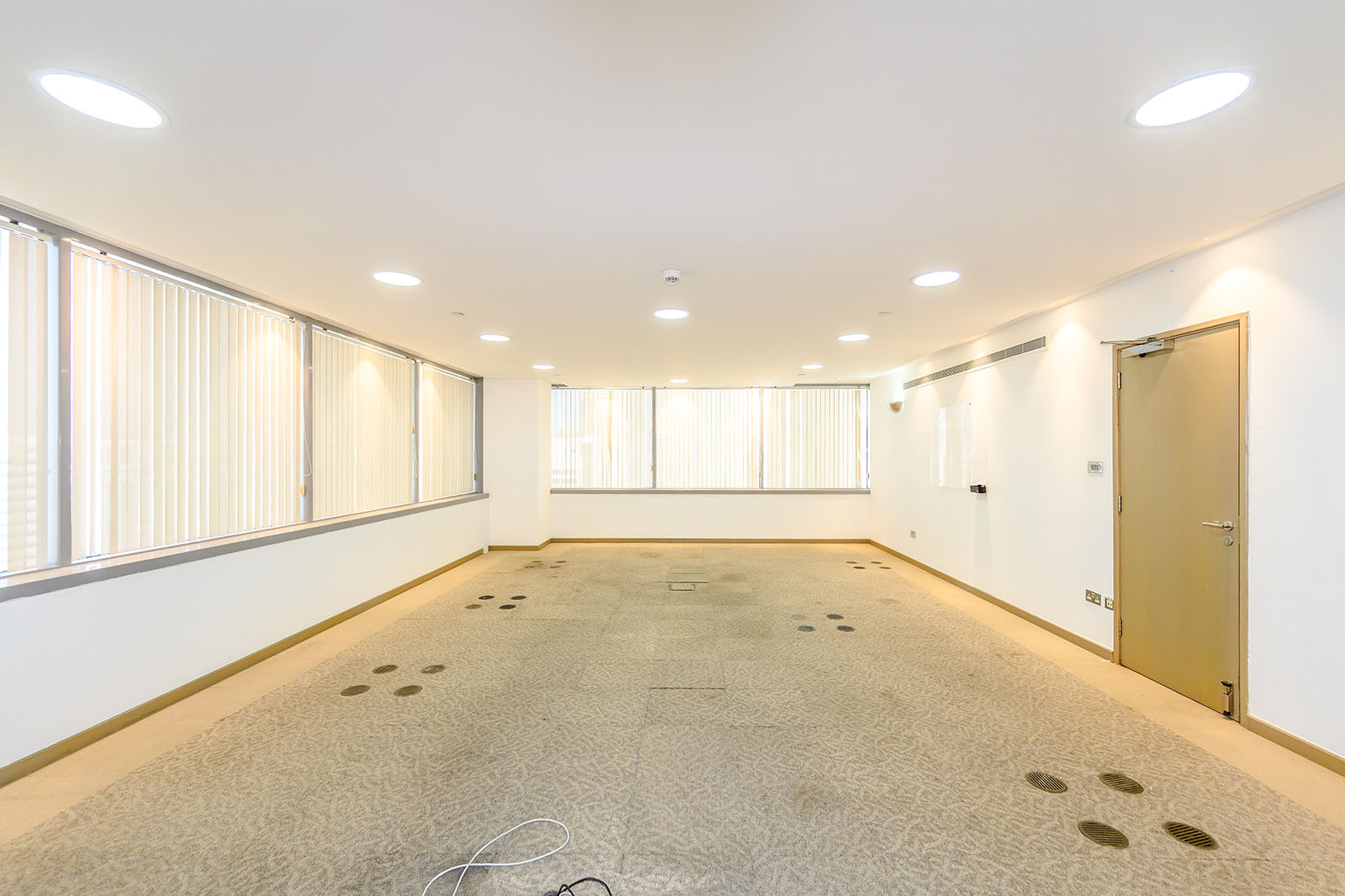 Sheikh Zayed Street for lease in Al Danah
