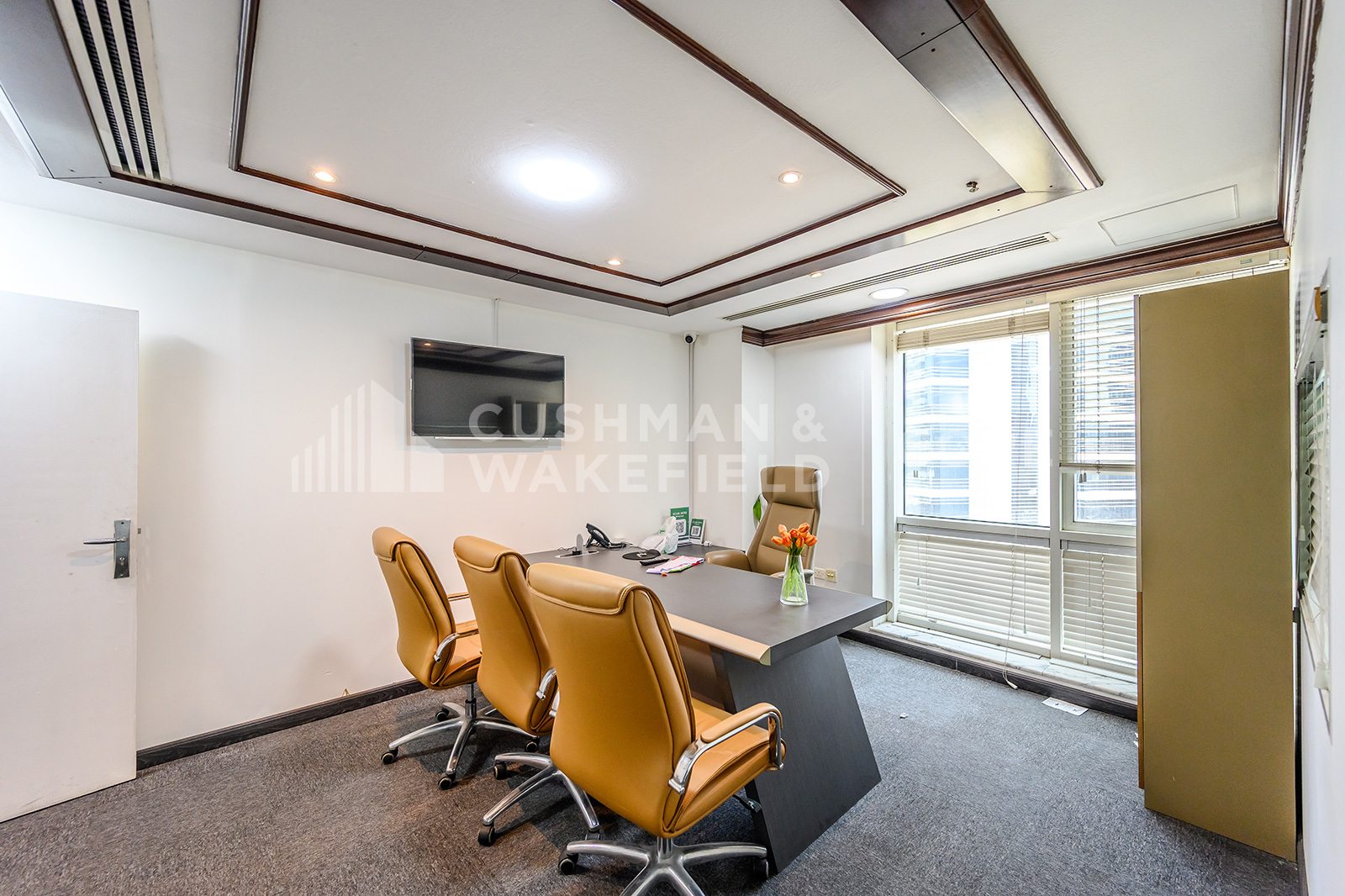 Dubai National Insurance Building for rent in Port Saeed
