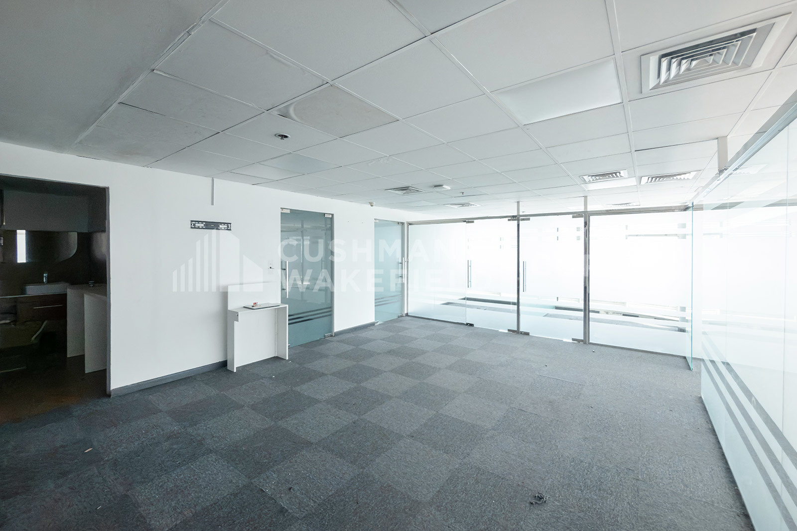 Dubai National Insurance Building for rent in Port Saeed Dubai National Insurance Building for rent in Port Saeed