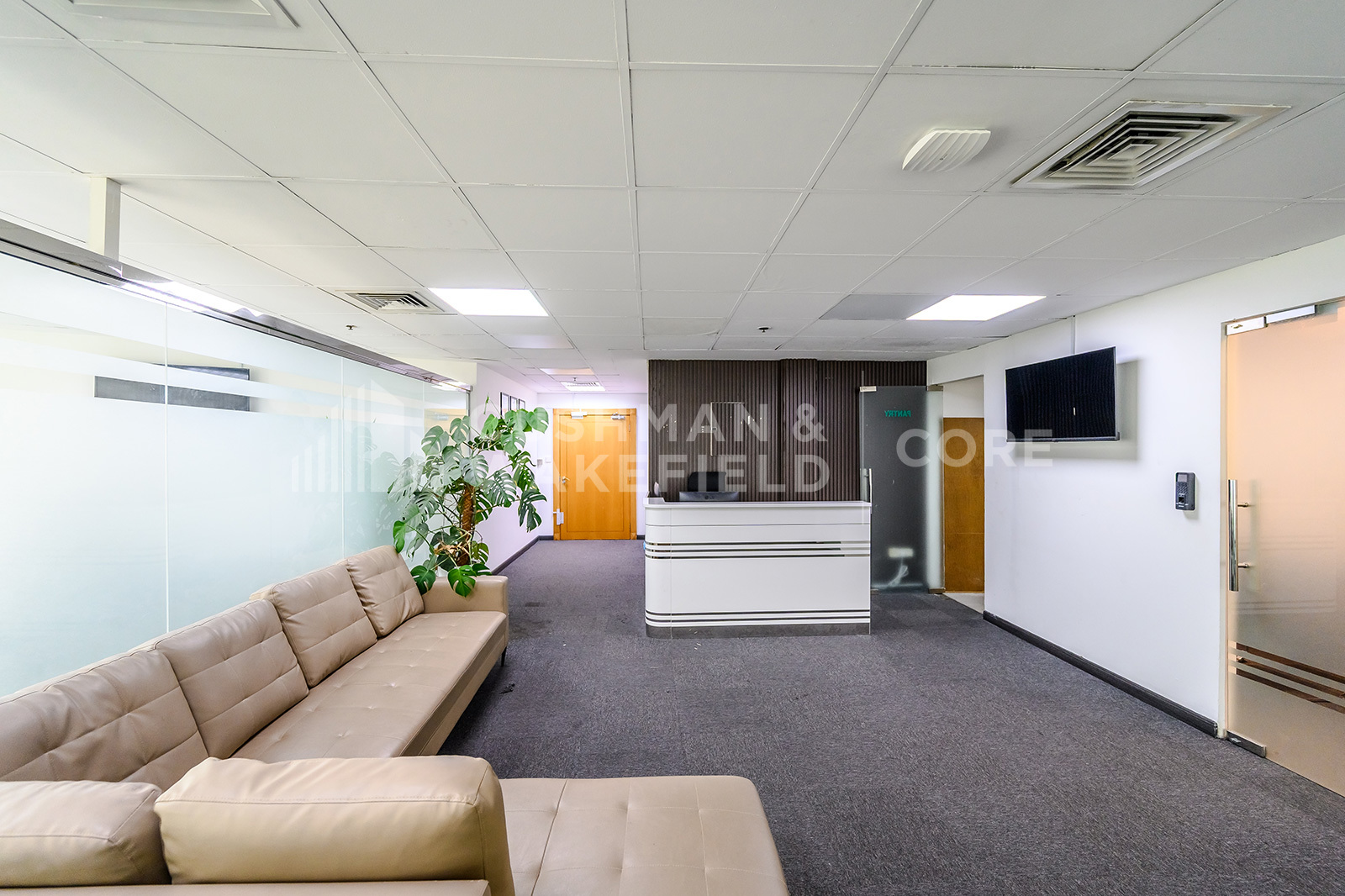 Dubai National Insurance Building for rent in Port Saeed