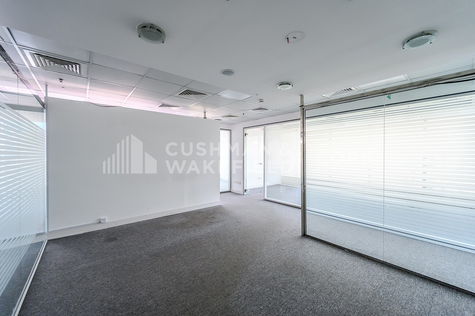 Nassima Tower for rent in Sheikh Zayed Road
