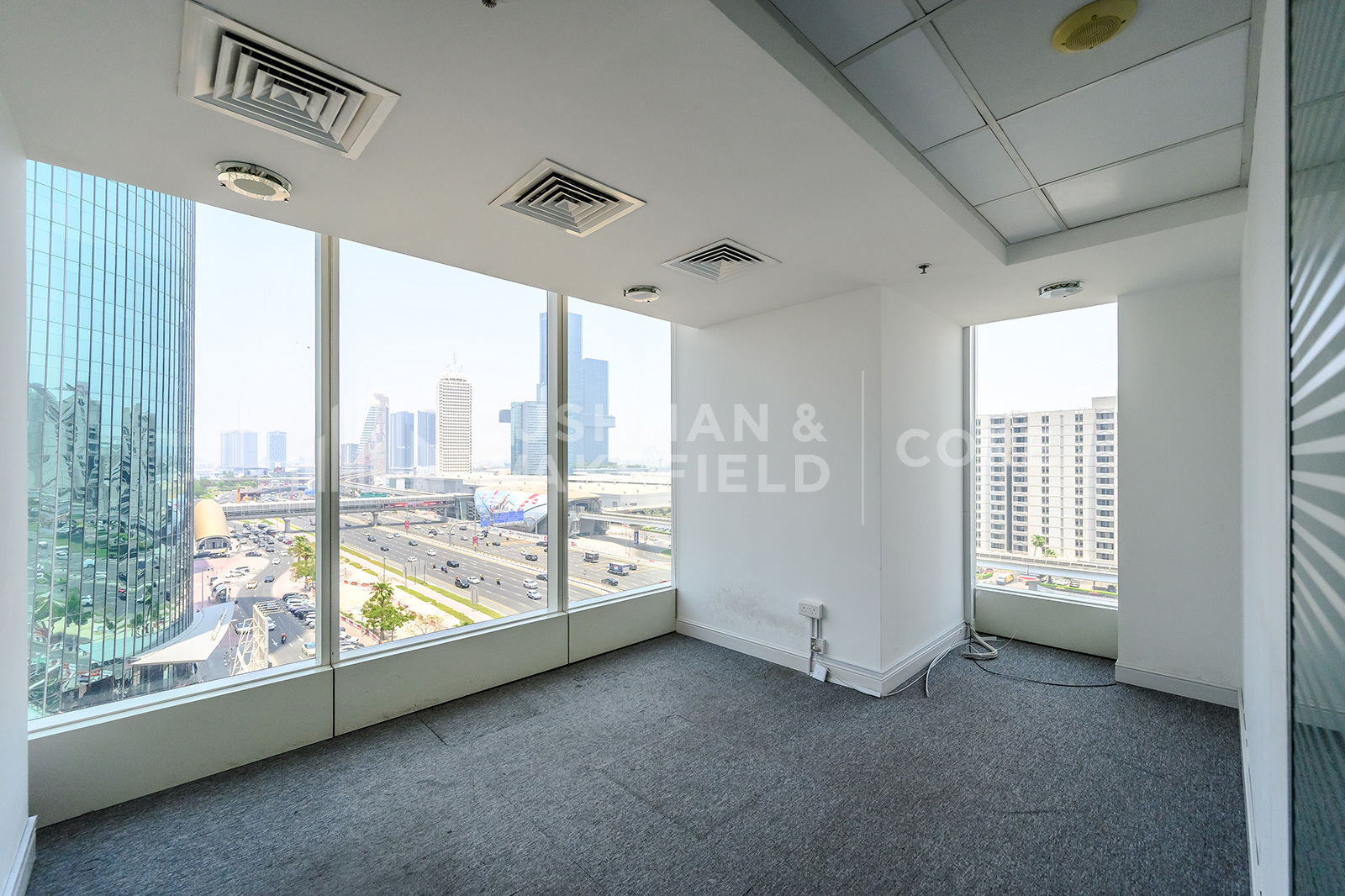 Nassima Tower for rent in Sheikh Zayed Road