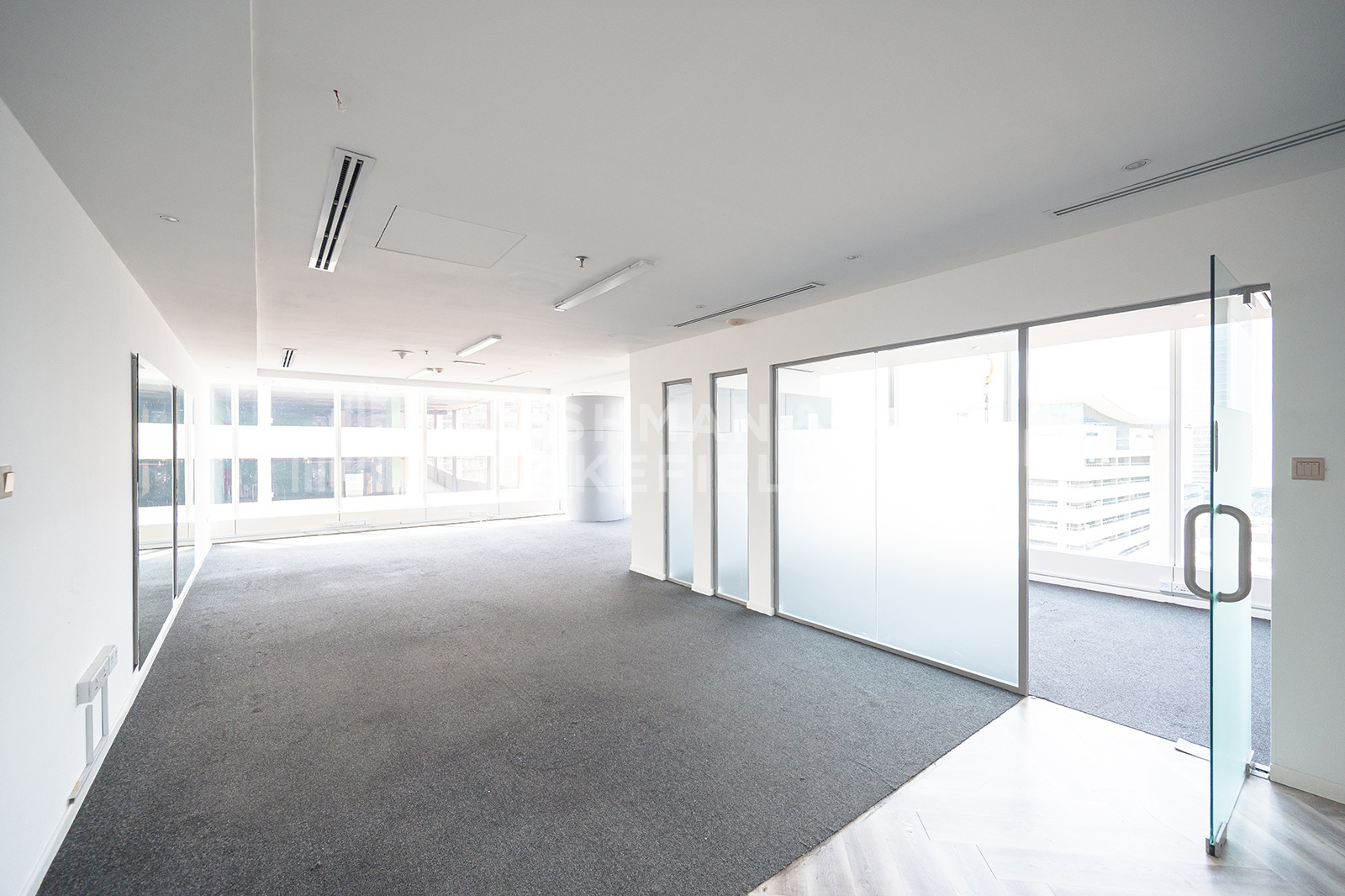 Nassima Tower for rent in Sheikh Zayed Road