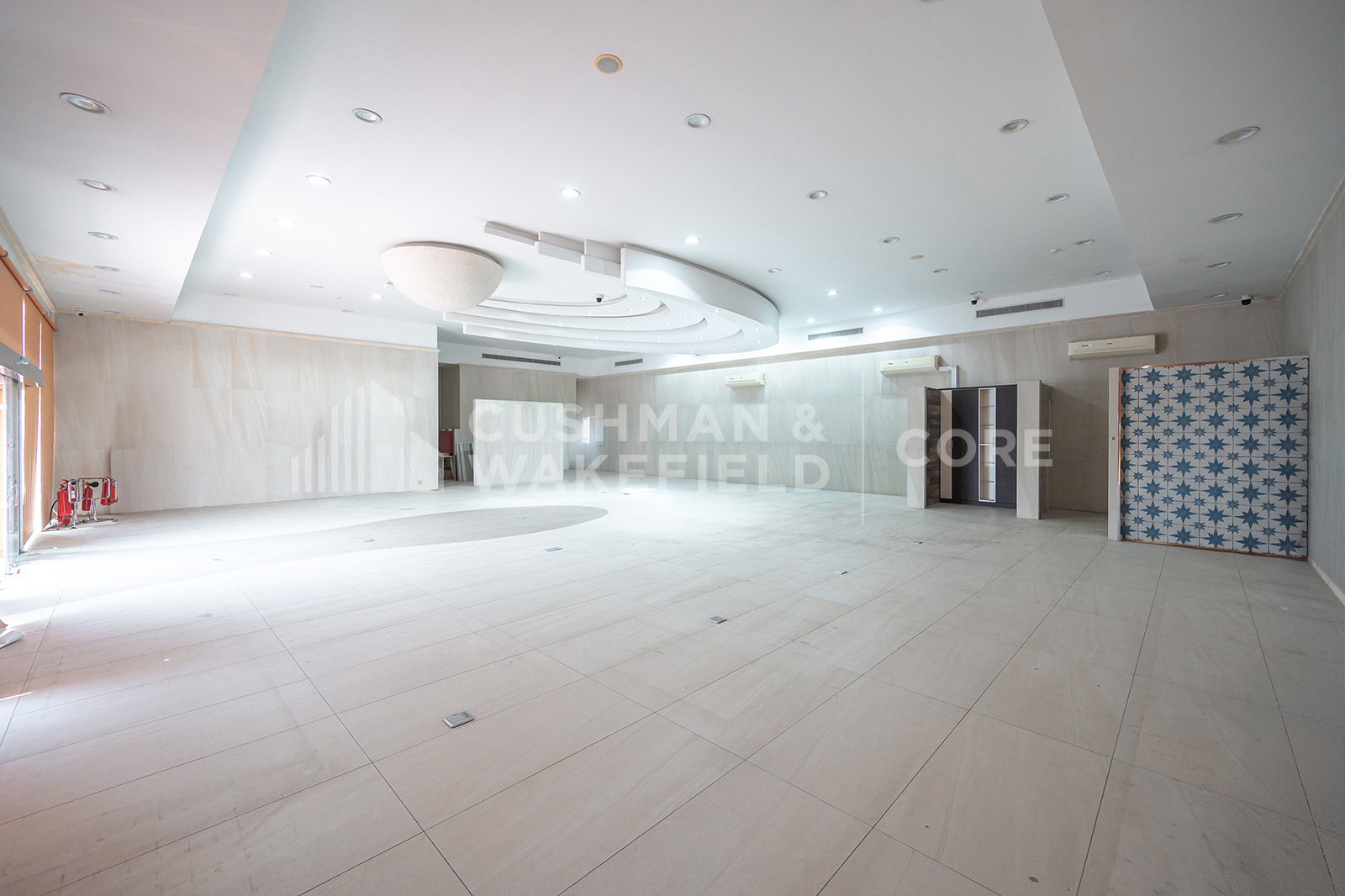 Al Khabeesi Showroom Building for rent in Deira