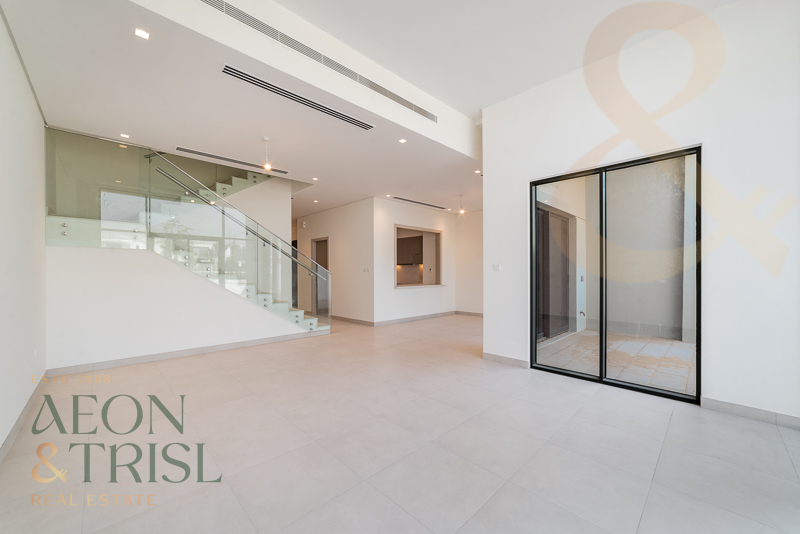 Near to Park and Pool | Brand New Villa | Spacious-2